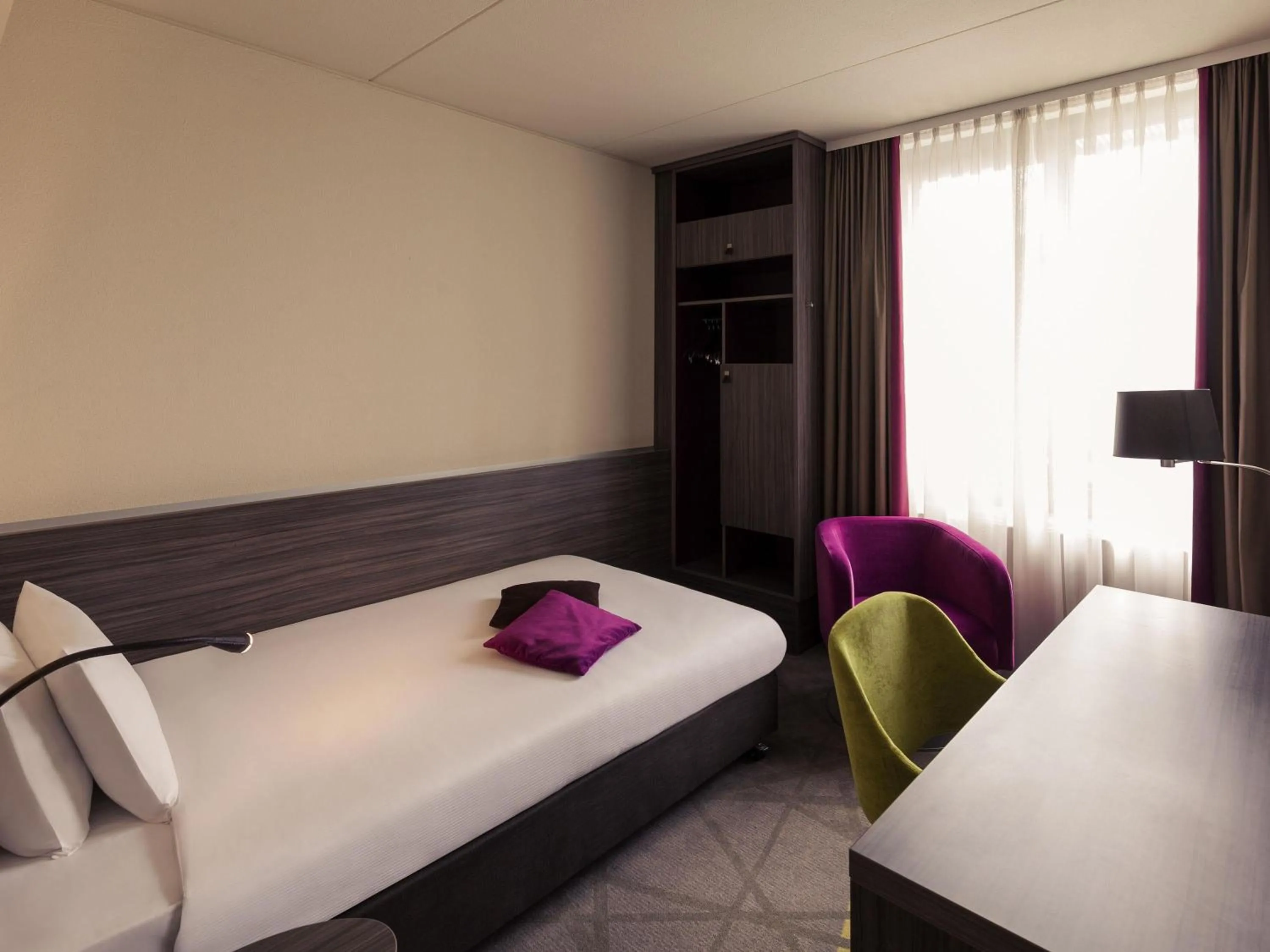 Standard Single Room - single occupancy in Mercure Hotel Groningen Martiniplaza