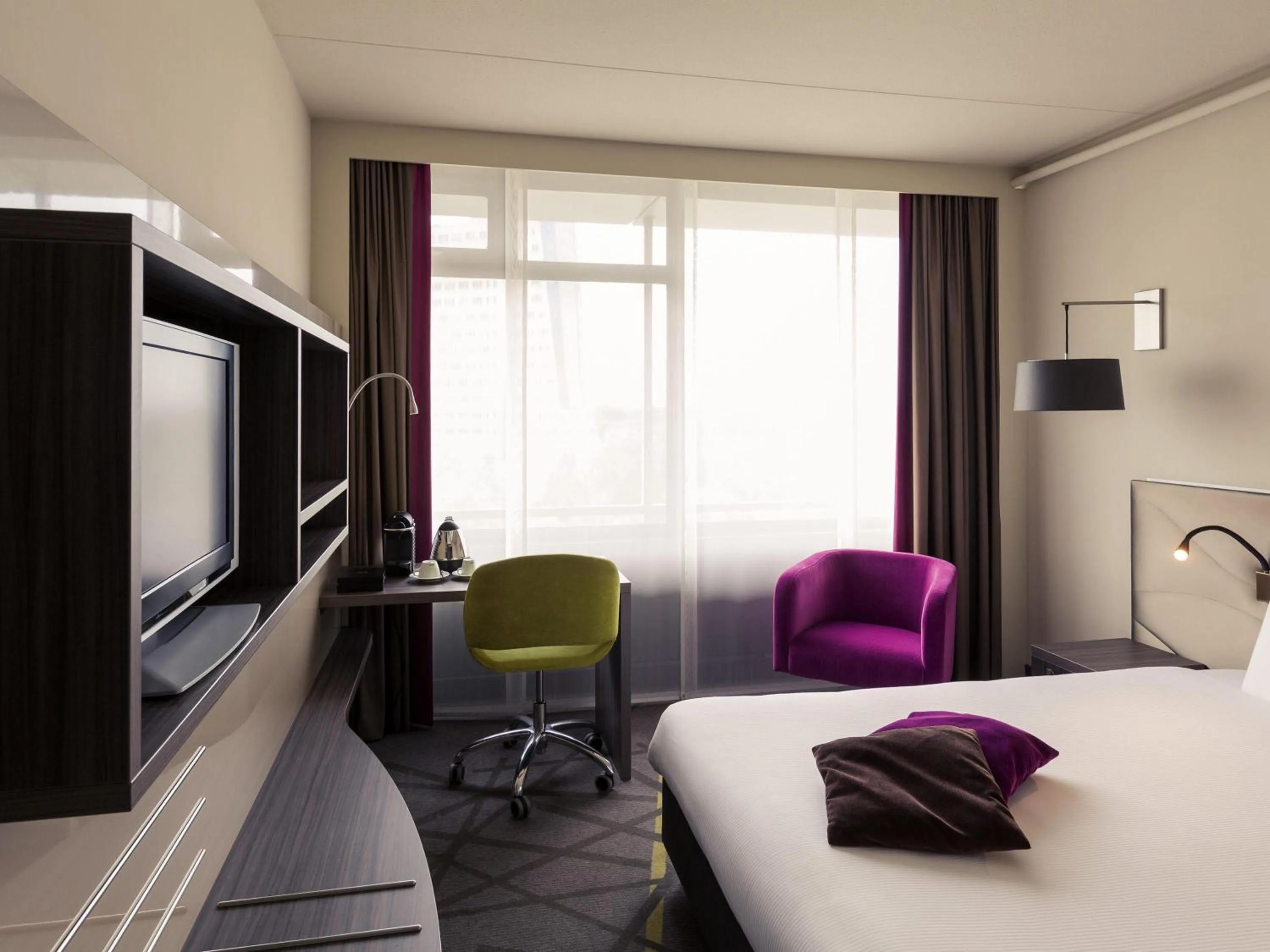 Superior Double Room in Mercure Hotel Groningen Martiniplaza