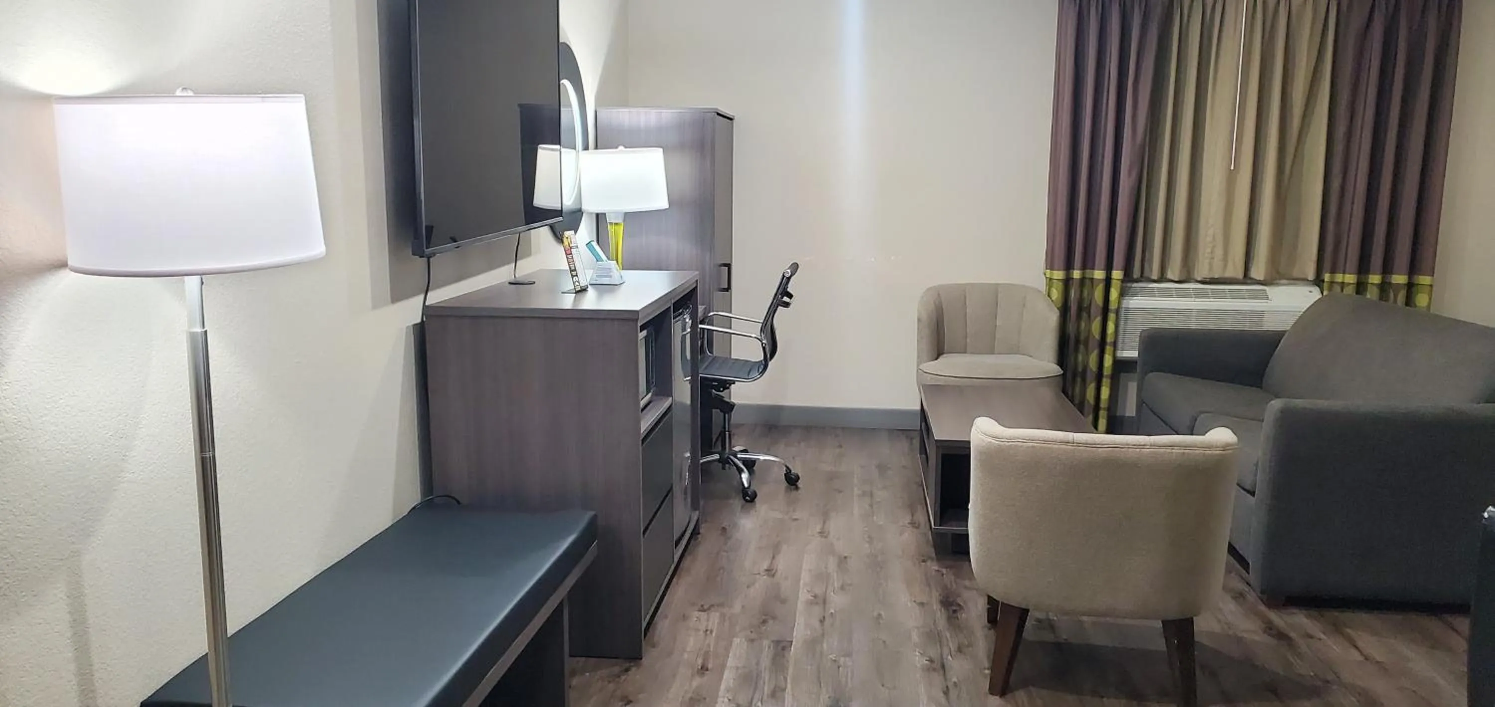 2 Queen Beds, Sofa Bed, Suite, Non-Smoking in Super 8 by Wyndham Sterling Heights/Detroit Area
