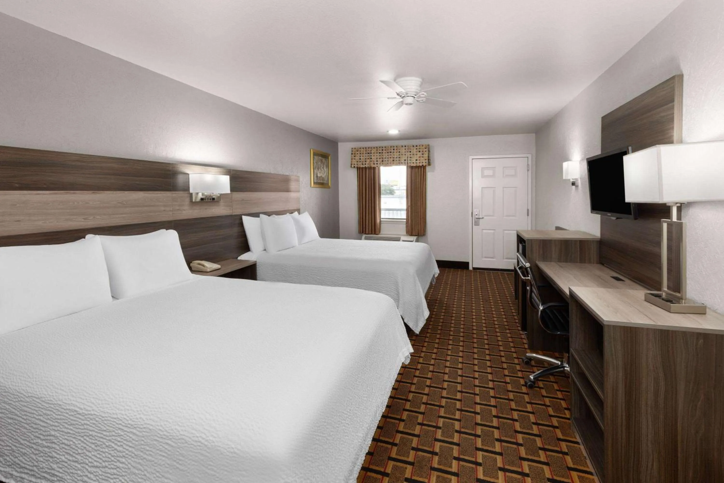Queen Room with Two Queen Beds - Second Floor/Smoking in Ramada Limited San Angelo