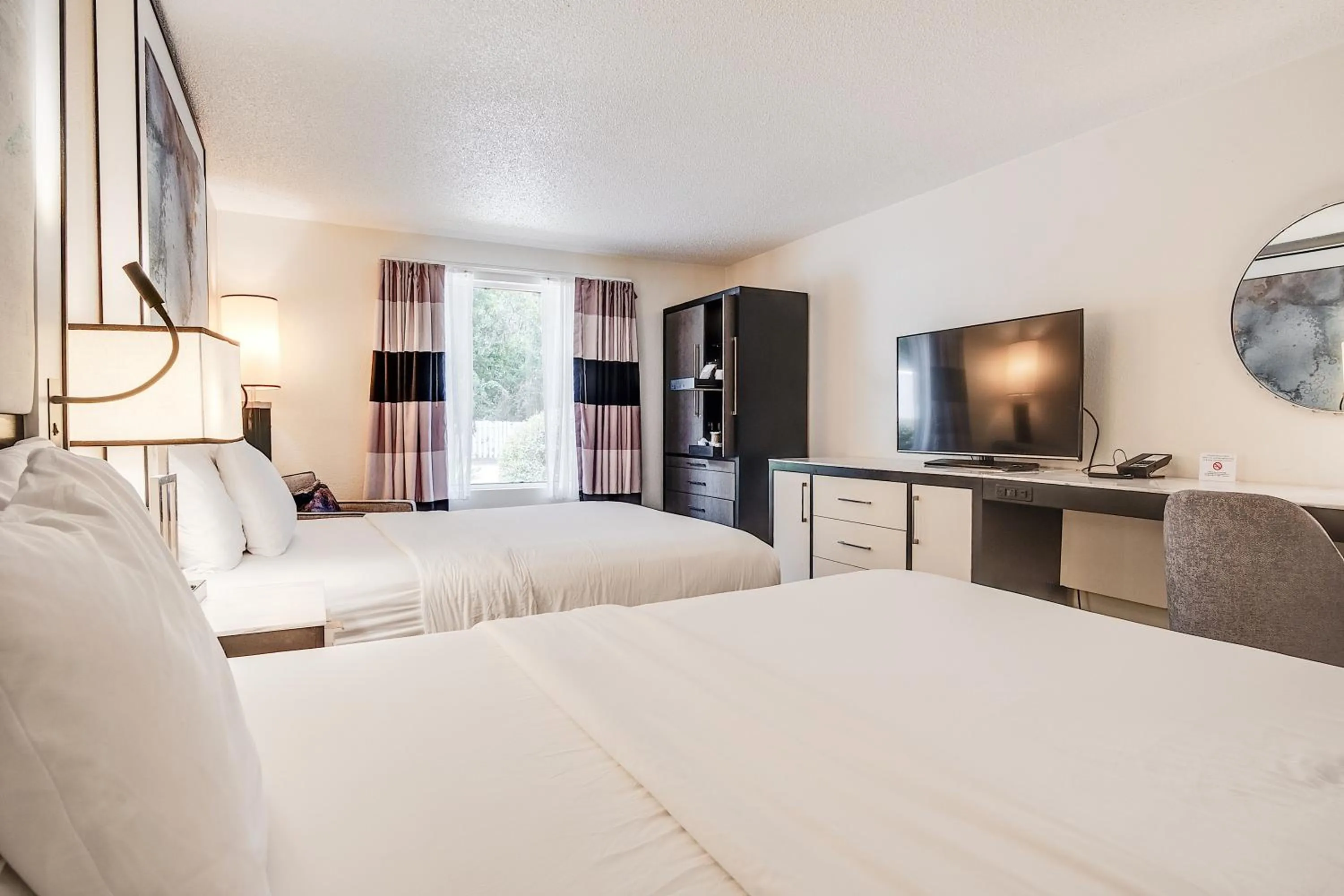 Queen Room with Two Queen Beds - Non-Smoking in Cottonwood Suites Savannah Hotel & Conference Center