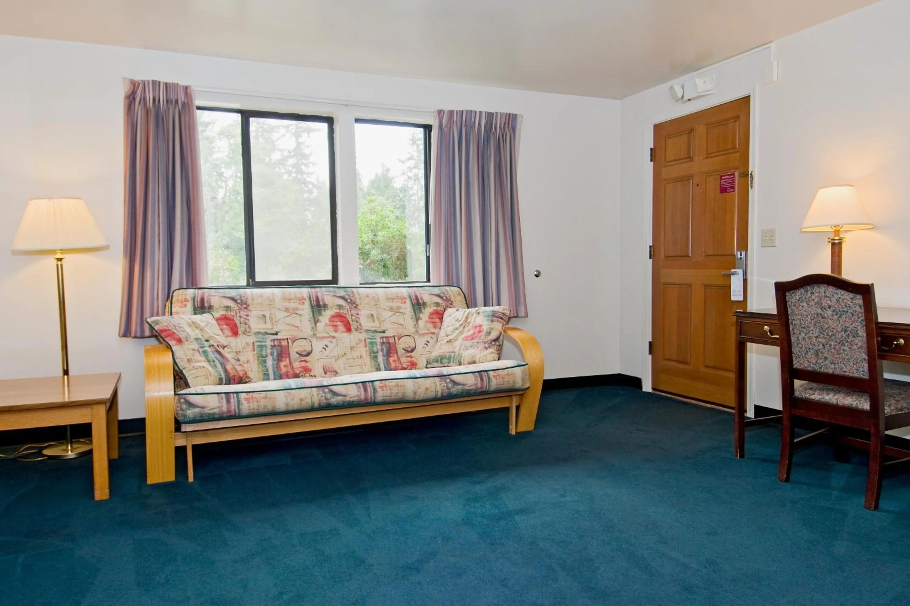 King Suite with Jacuzzi Tub  in Sequim Bay Lodge