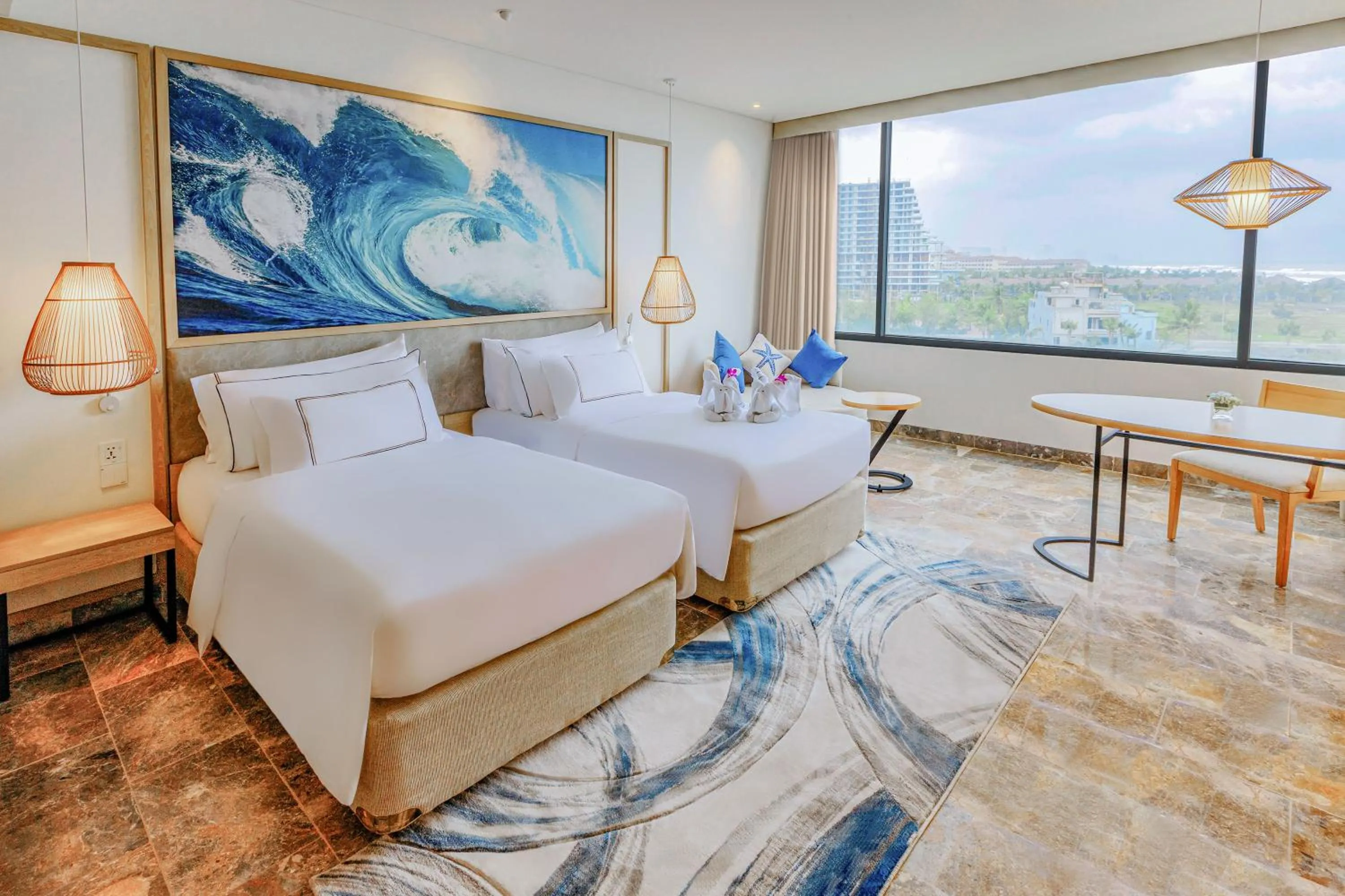 Deluxe Double or Twin Room with Bathtub - Daily Guest Activities in Melia Danang Beach Resort