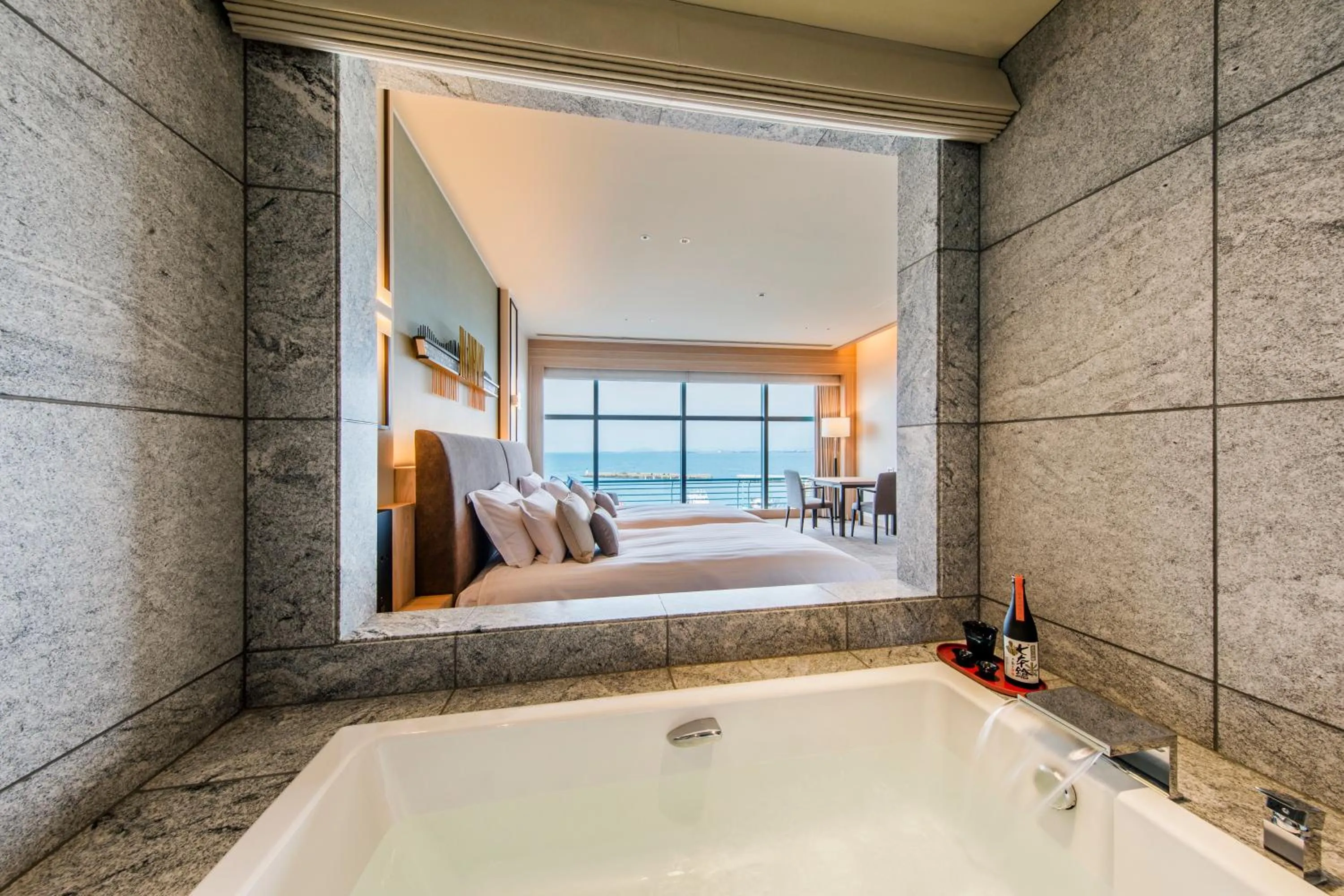 Premiere Luxury Twin Room - single occupancy - Non-Smoking with View Bath with Lounge Access in Biwako Hotel