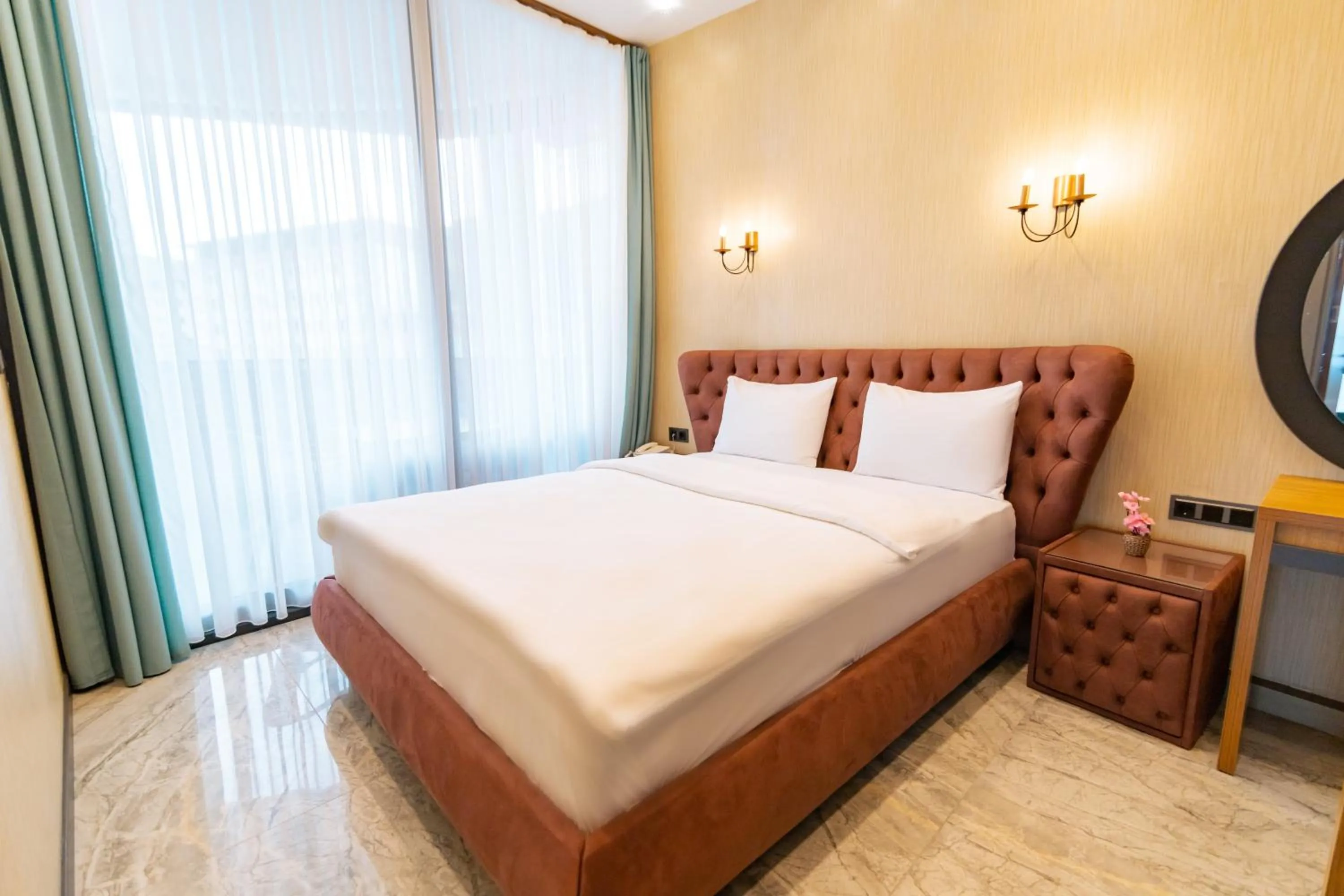 King Suite with Sea View in Fevzi Hoca Otel