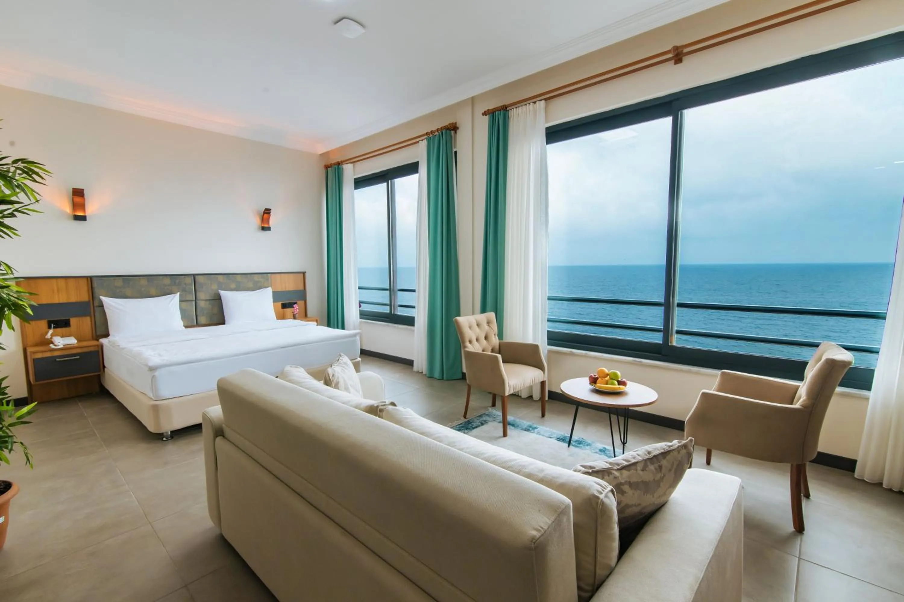 Suite with Sea View in Fevzi Hoca Otel