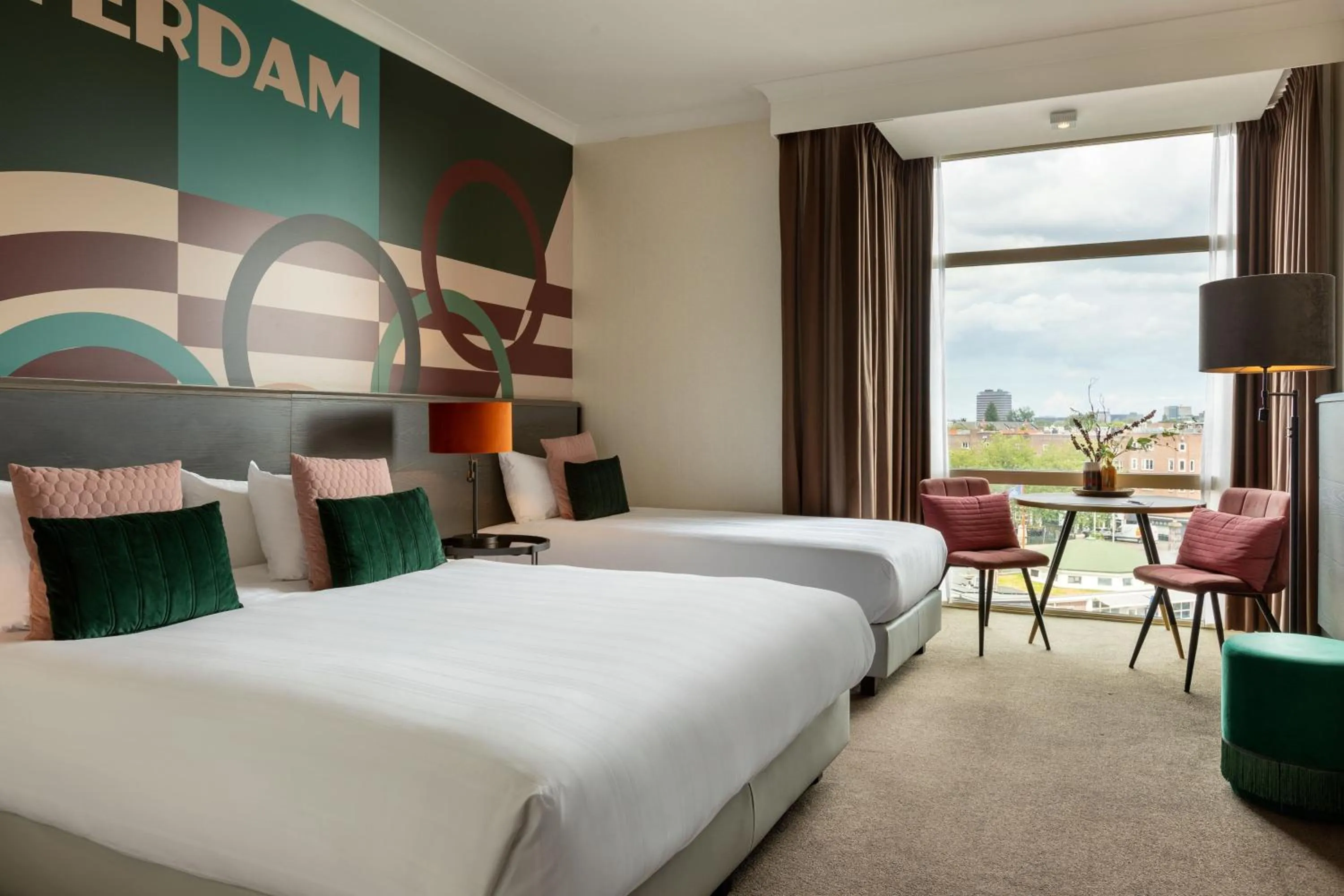 Deluxe Triple Room in Apollo Hotel Amsterdam, a Tribute Portfolio Hotel