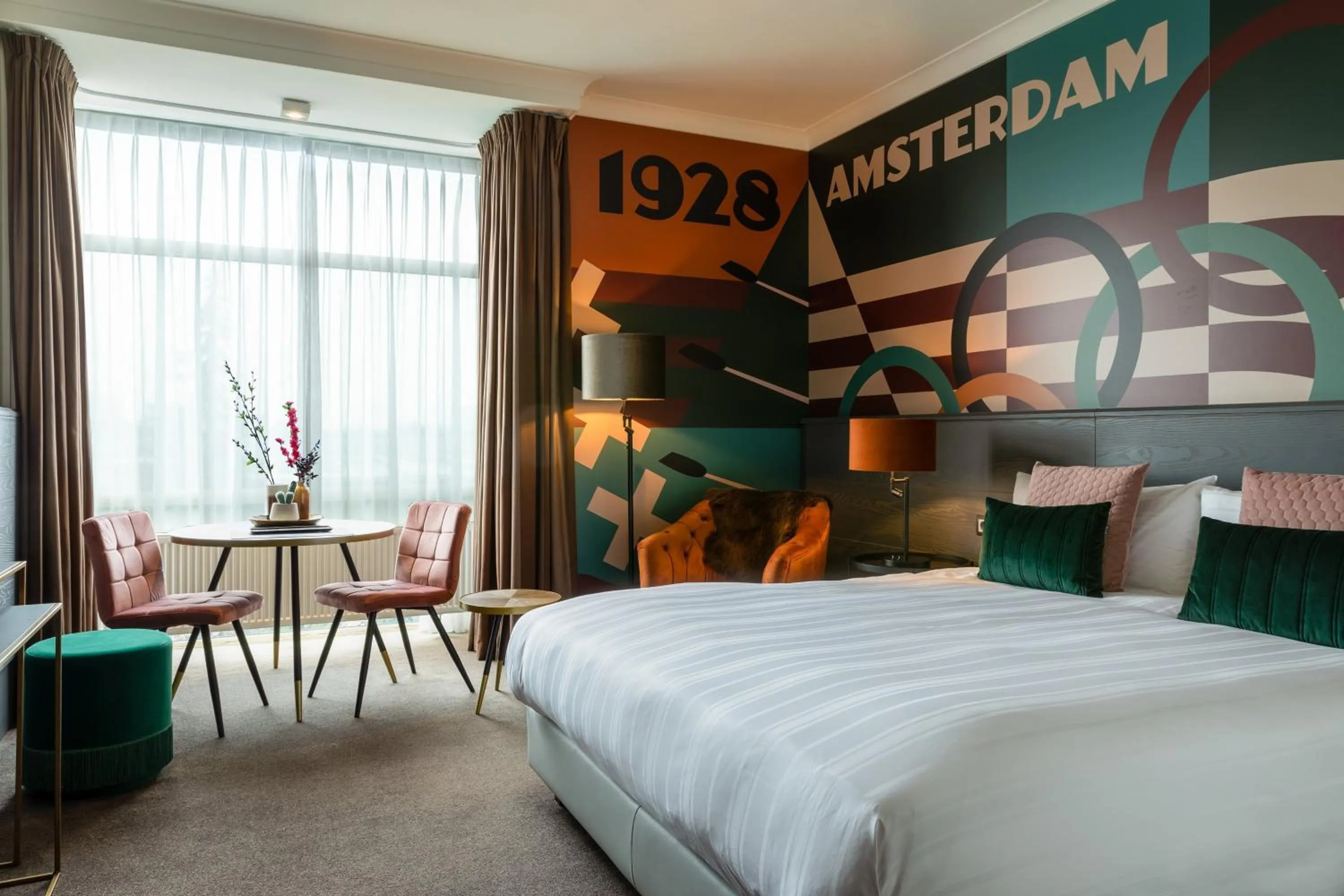 Deluxe King Room in Apollo Hotel Amsterdam, a Tribute Portfolio Hotel