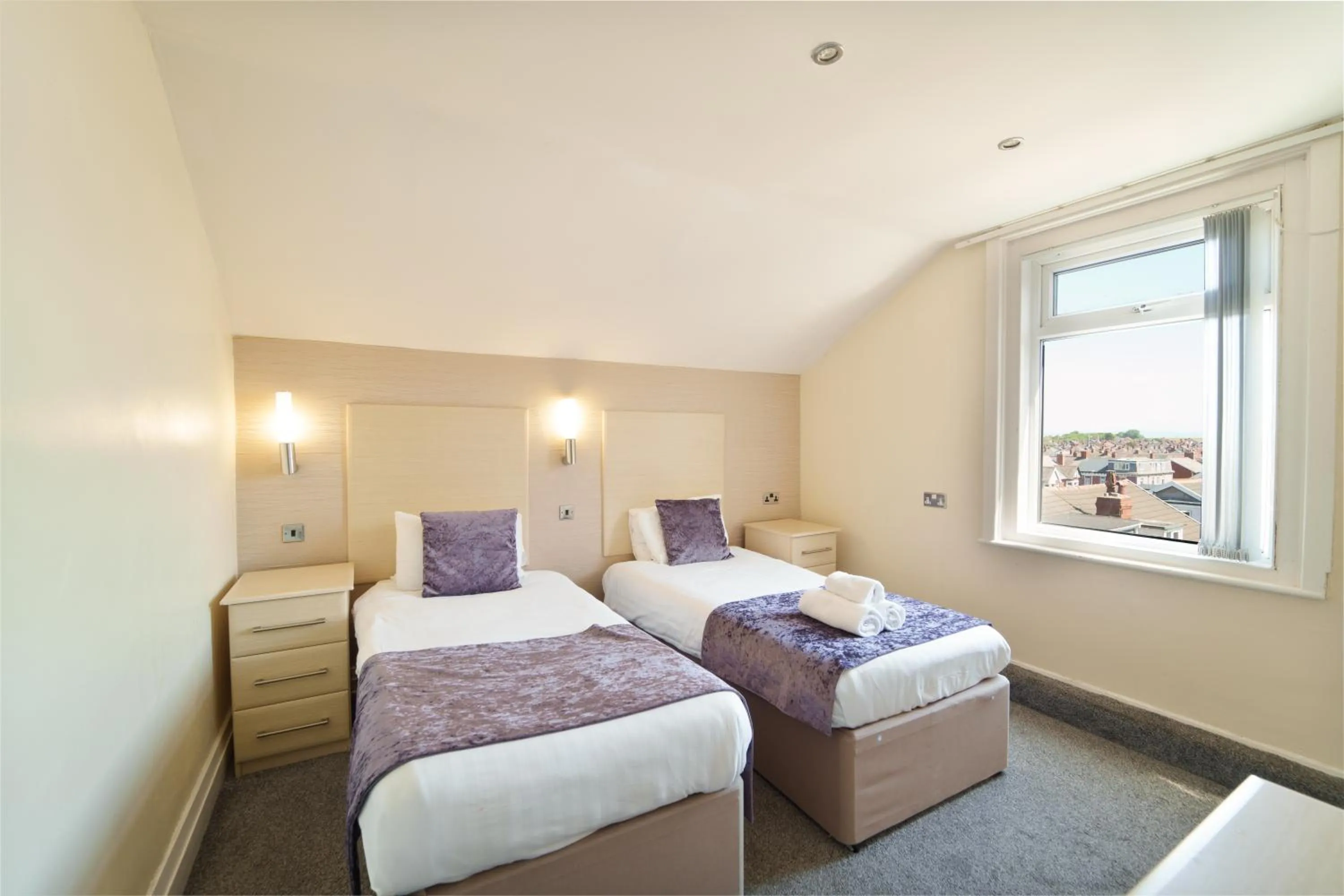 Standard Twin Room in The Royal Boston Hotel by Compass Hospitality