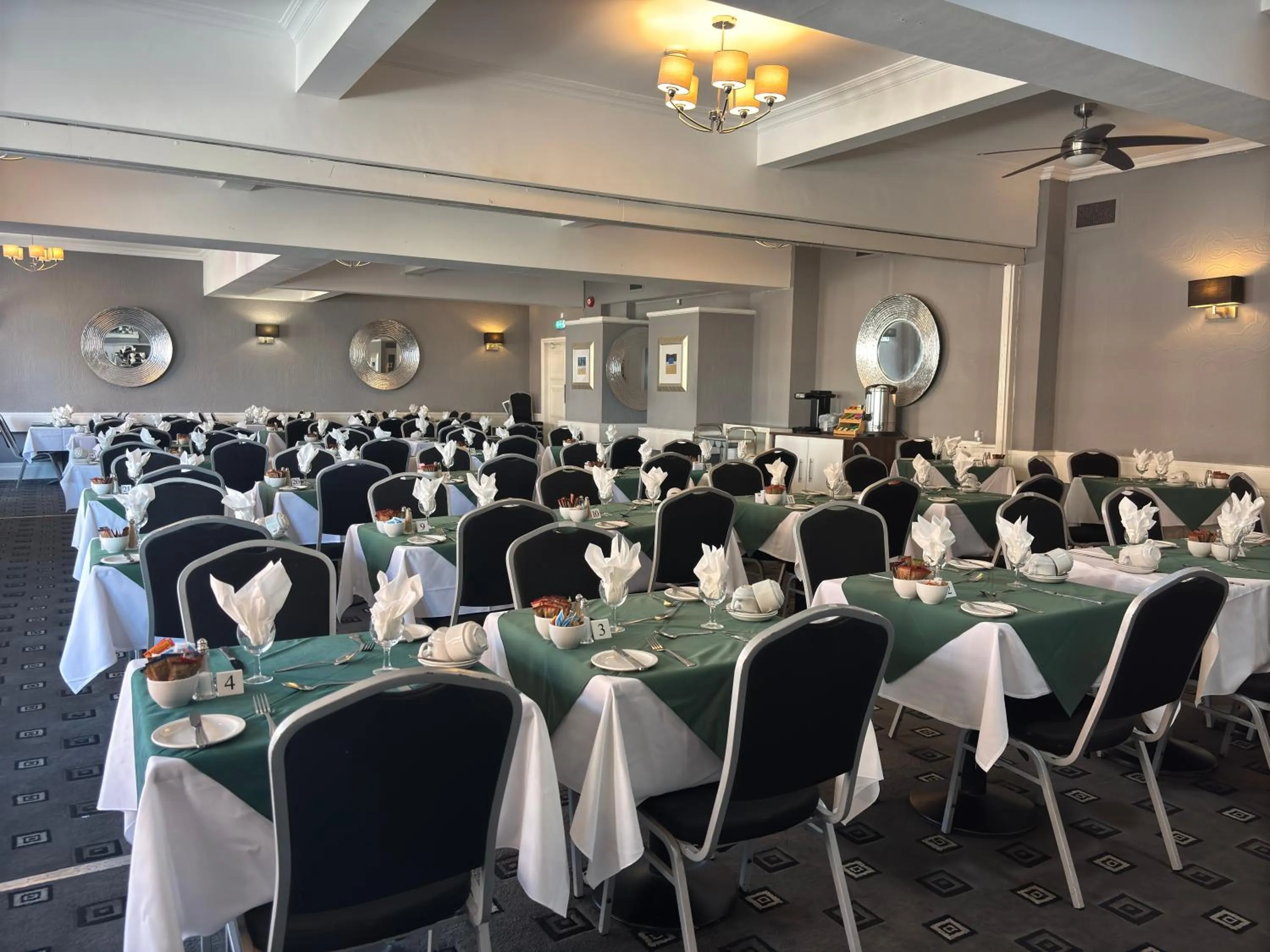 Restaurant/places to eat in The Royal Boston Hotel by Compass Hospitality