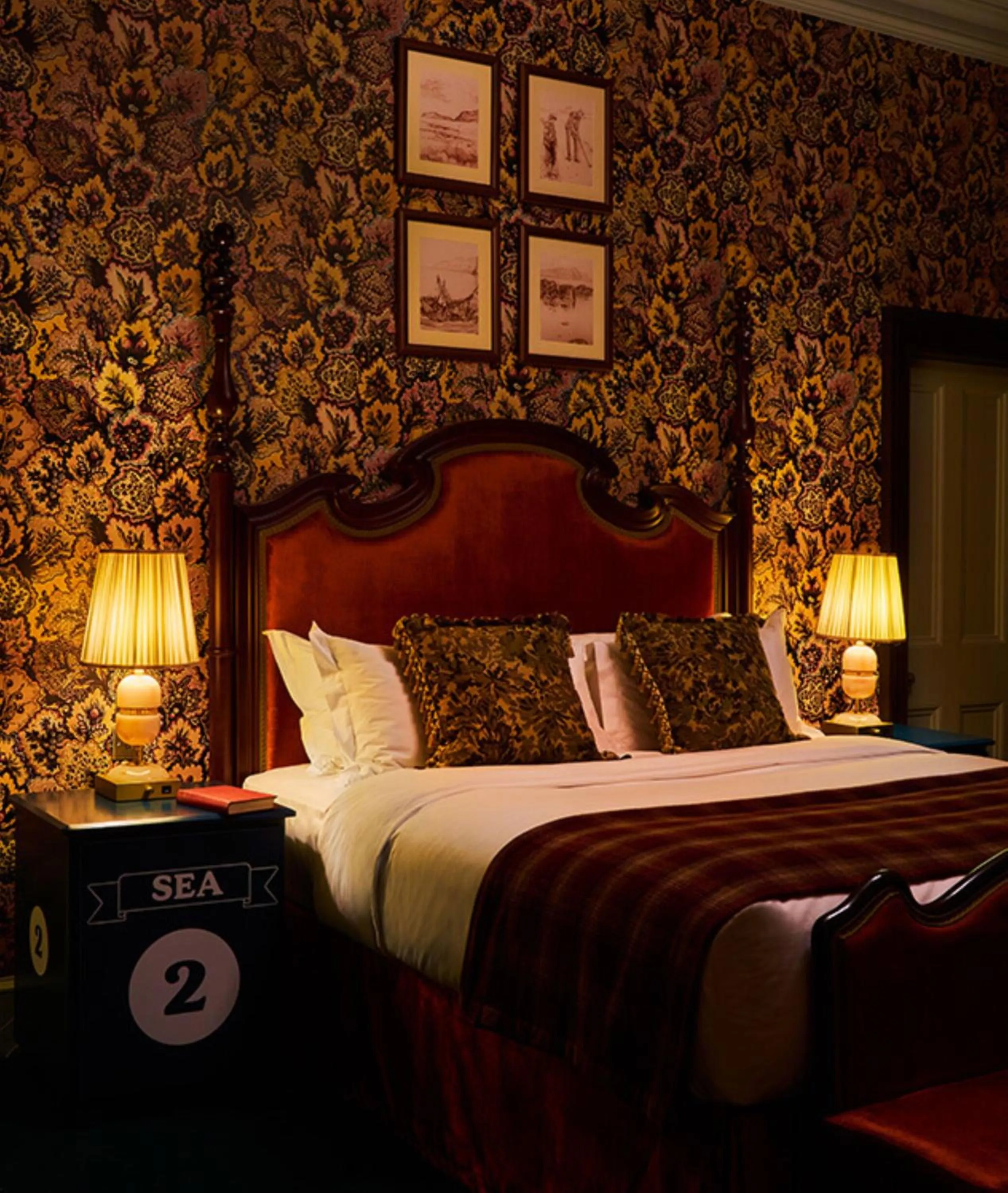 Deluxe King Room in Marine North Berwick