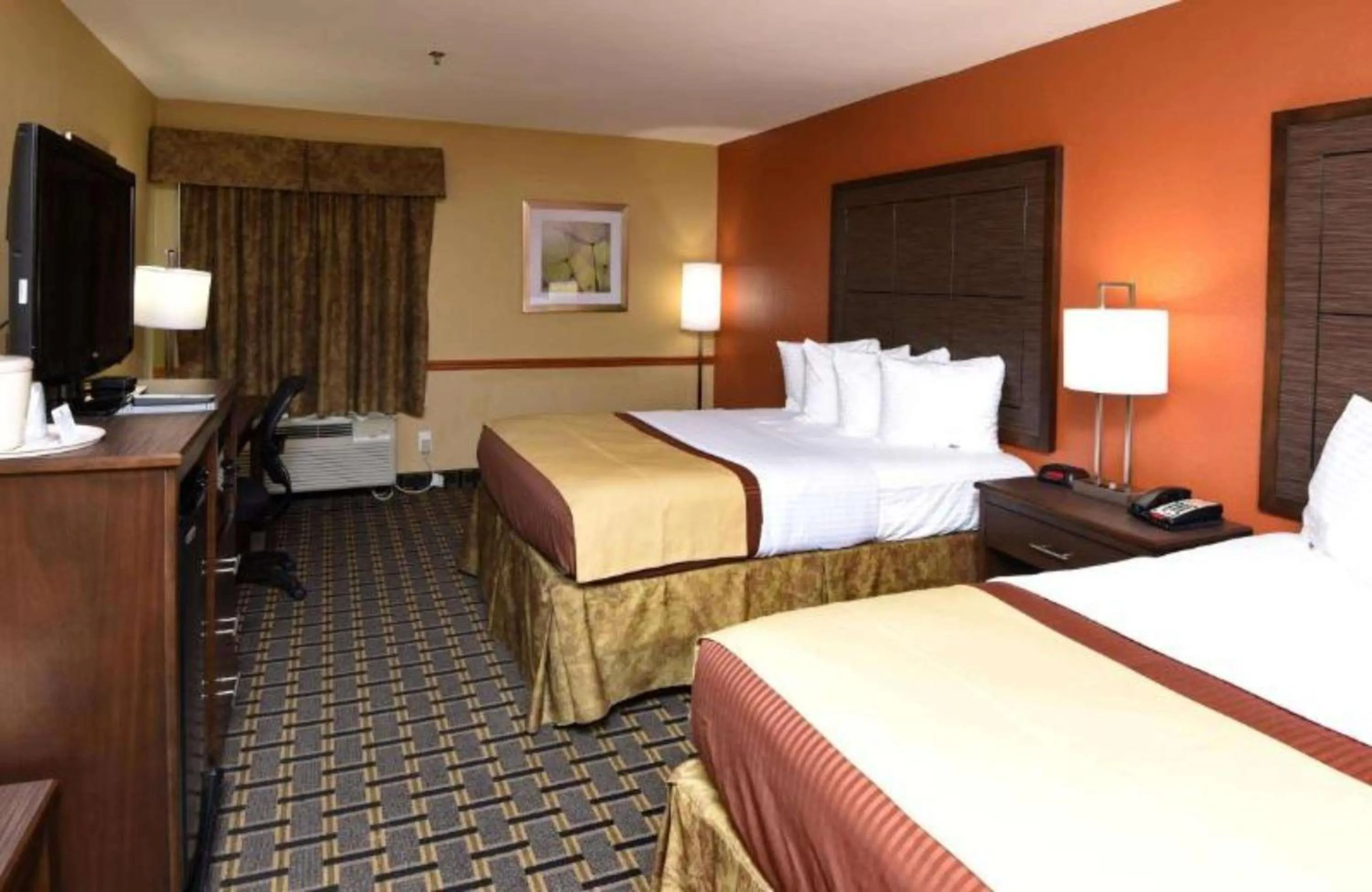 Queen Room with Two Queen Beds - Non-Smoking in Best Western Zachary Inn