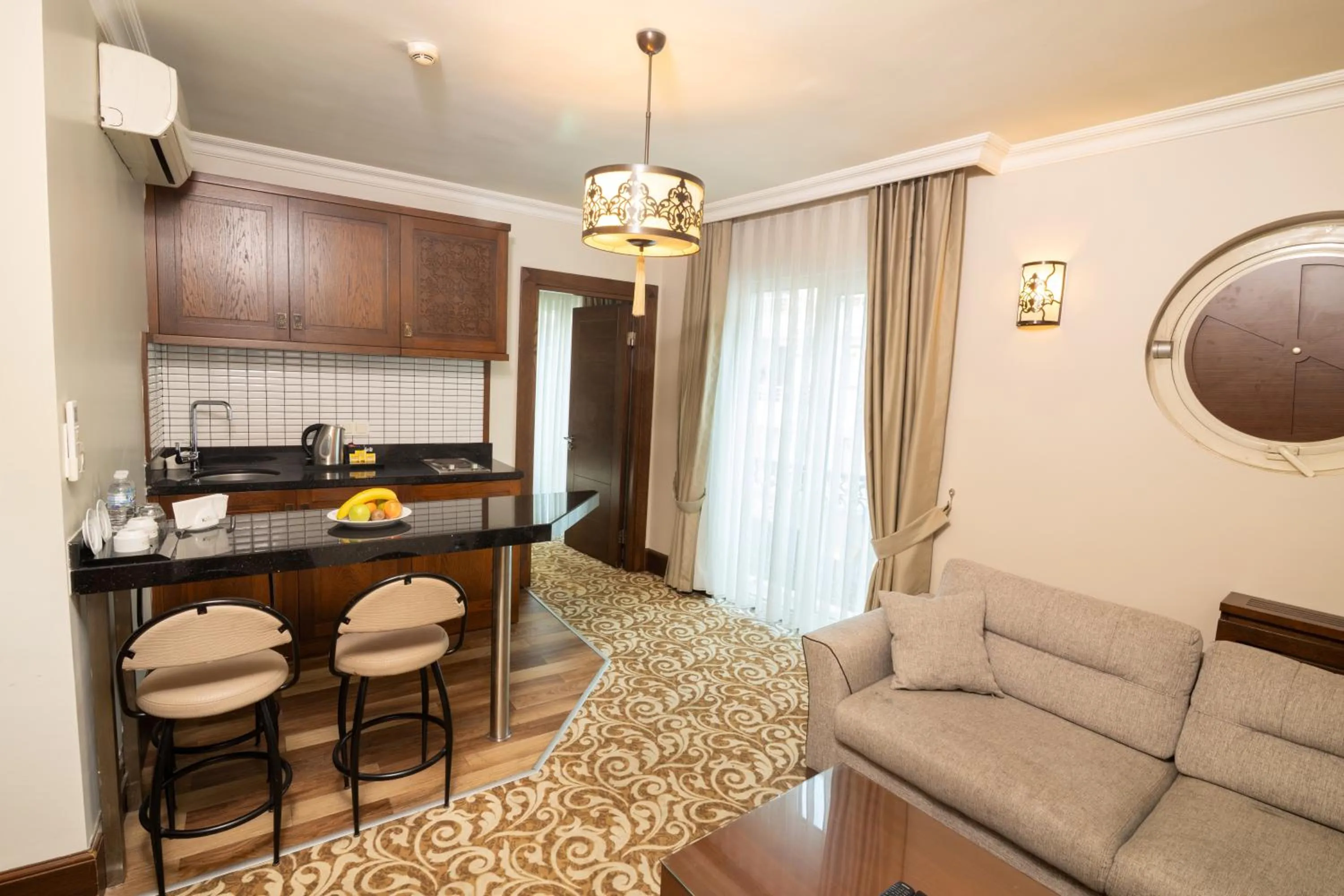 Junior Suite with Balcony in Şişli Luxury K Suites Hotel