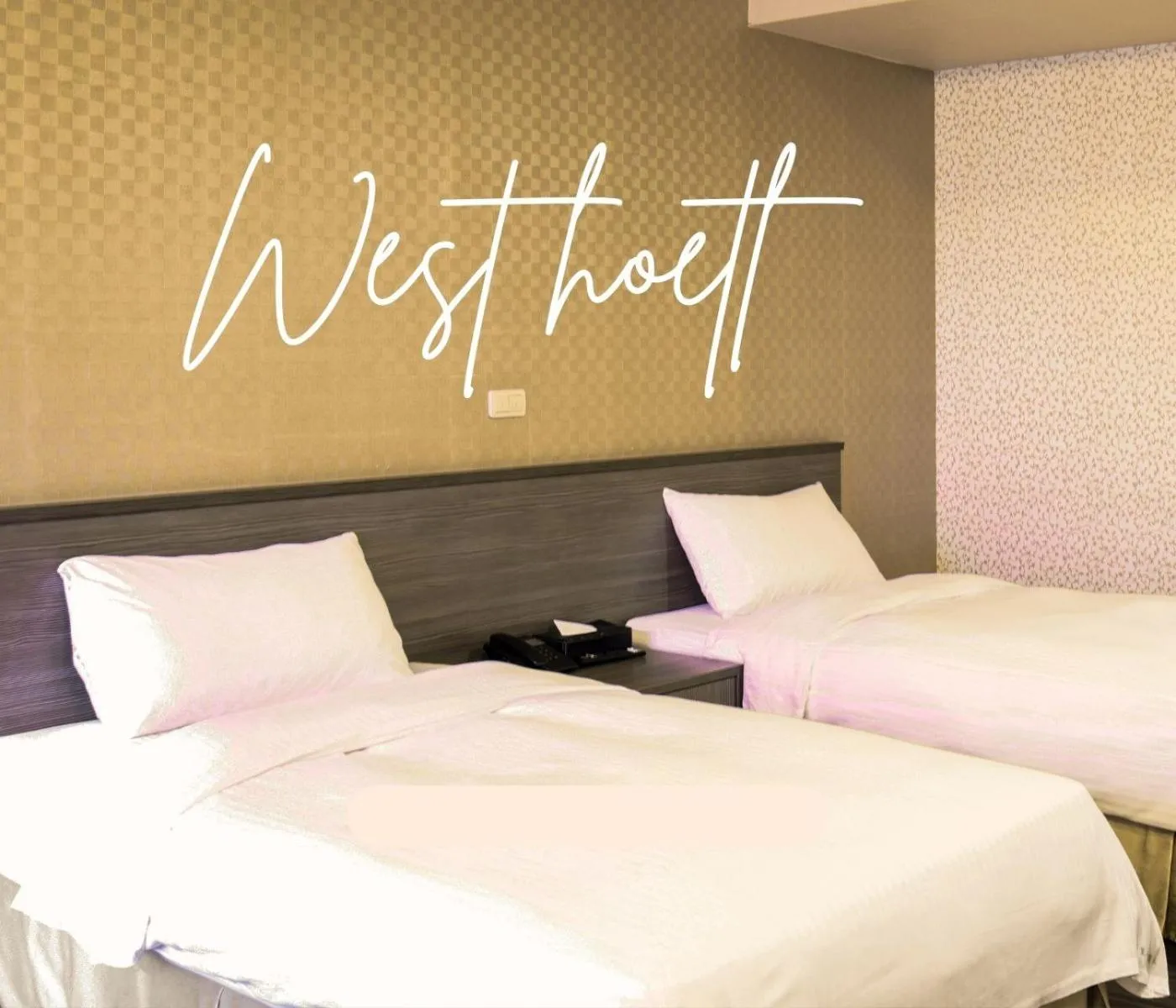 Standard Twin Room in West Hotel