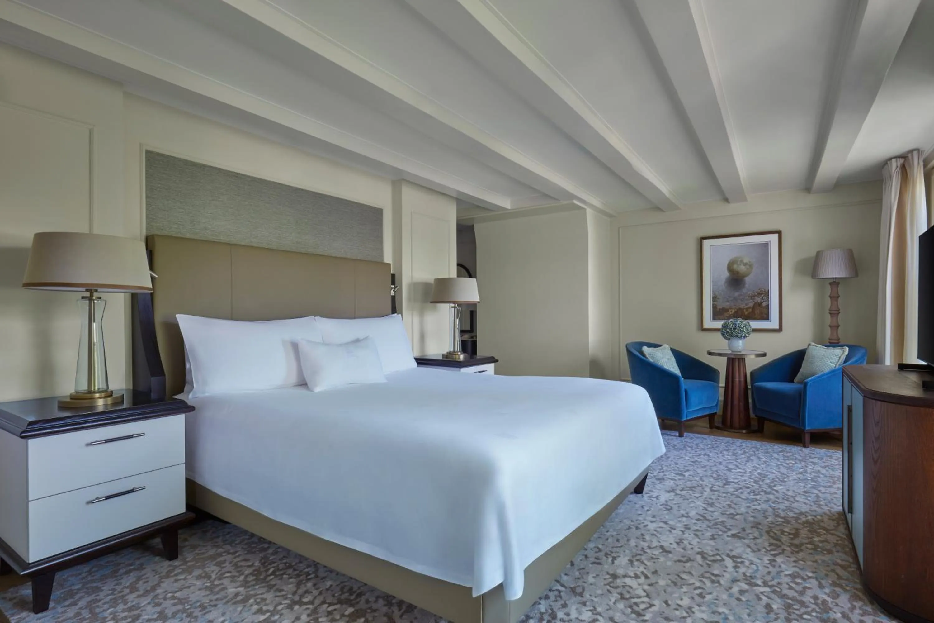 Junior King Suite with Canal View in Waldorf Astoria Amsterdam