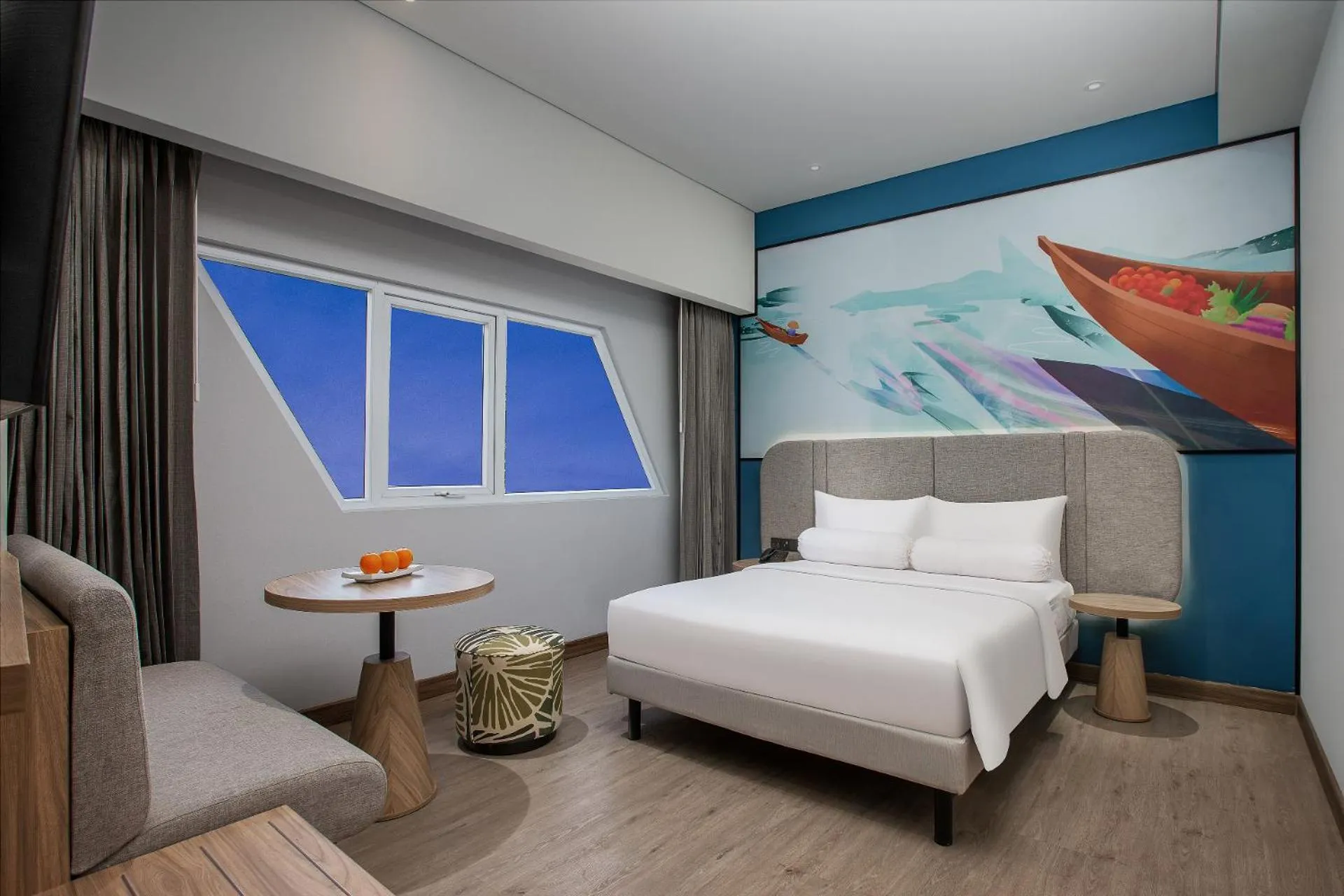 Deluxe Double Room in Harper Banjarmasin by ASTON