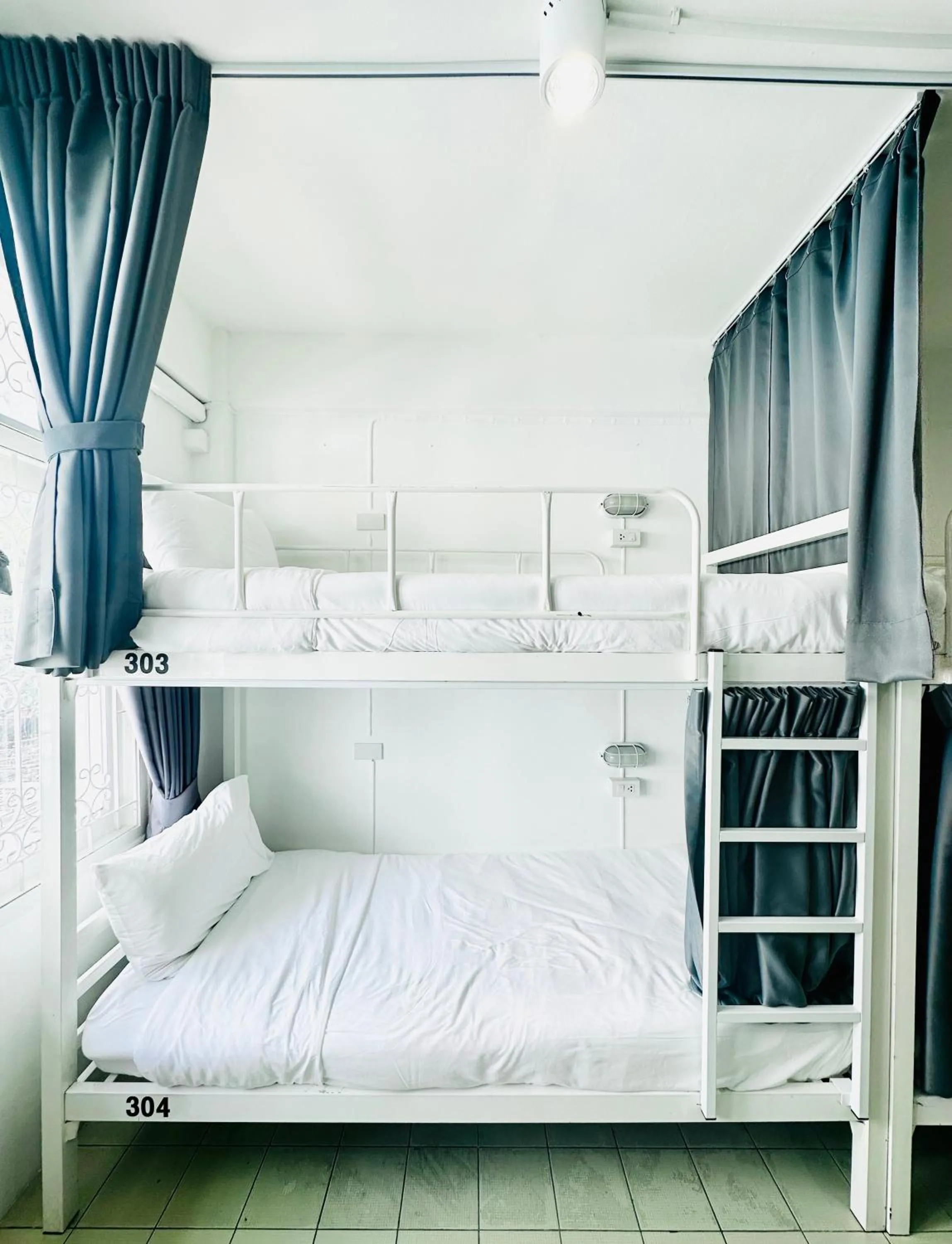 Bed in 8-Bed Female Dormitory Room in PICCOLO SUKHUMVIT HOSTEL- Self check-in after 6 pm