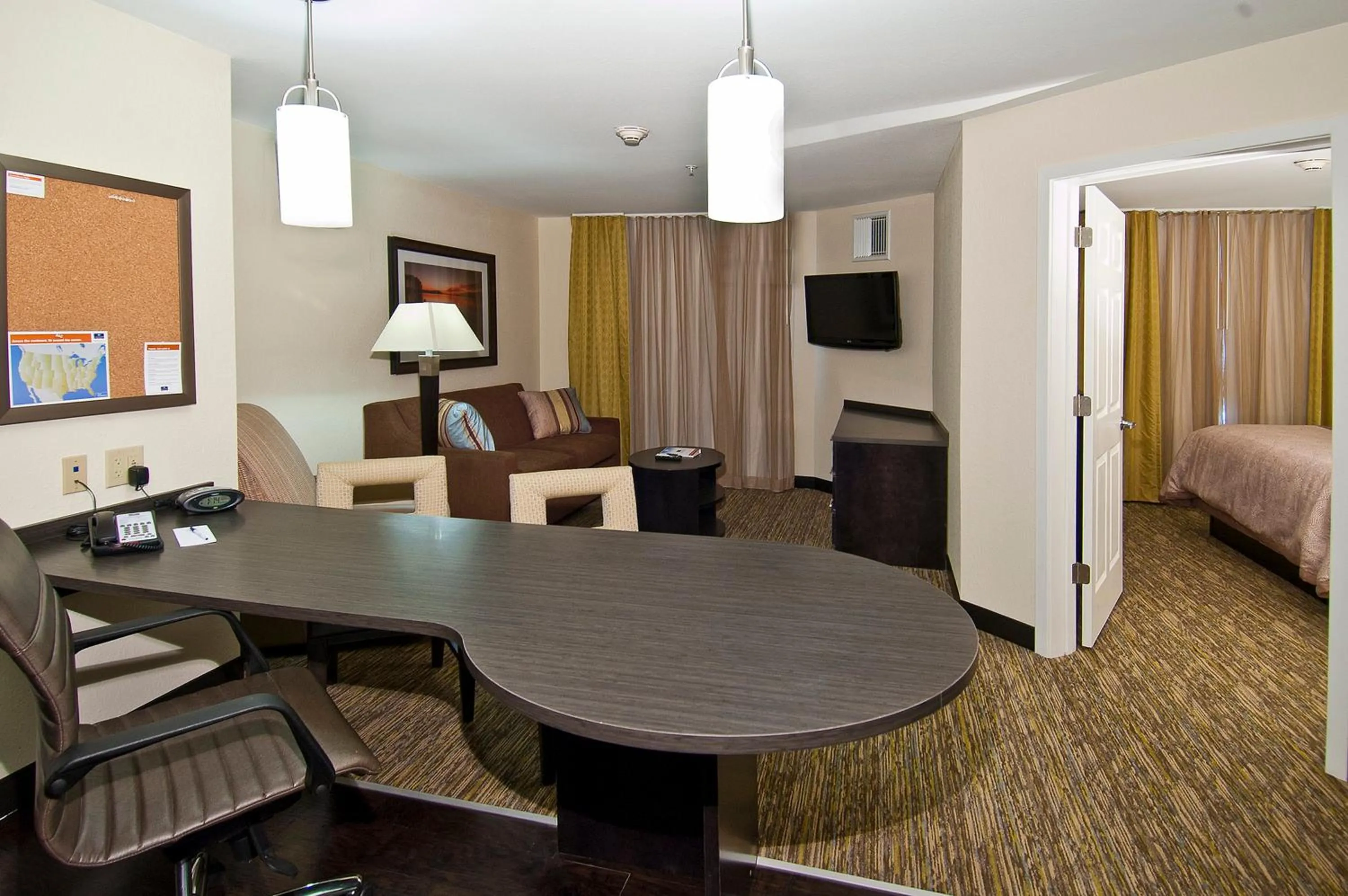 One-Bedroom King Suite with Hearing Accessible Tub in Candlewood Suites Tupelo by IHG