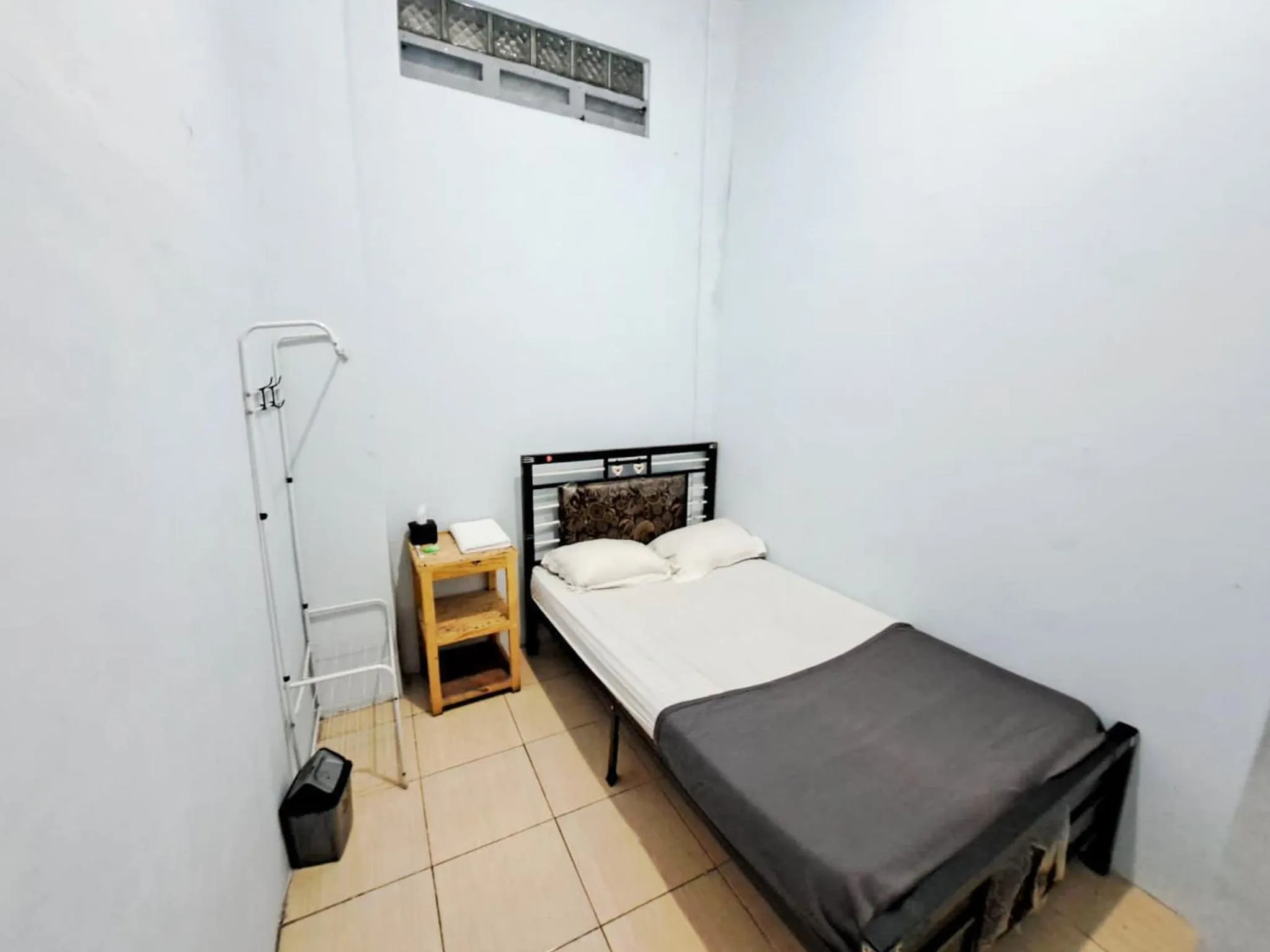 Standard Single Room in Hotel Dinar Family