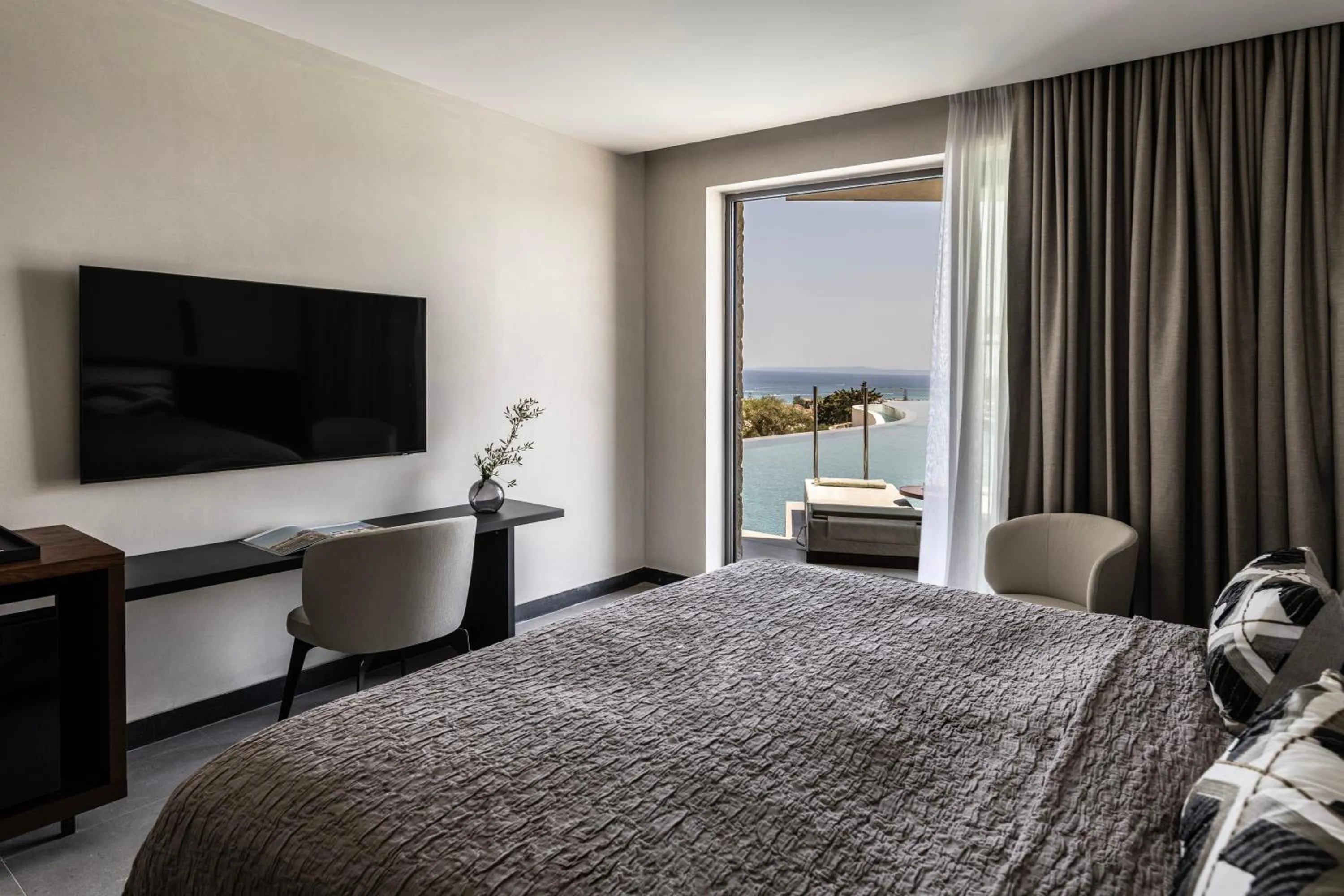 Superior Suite Sea View in King Jason Zante – Designed for Adults