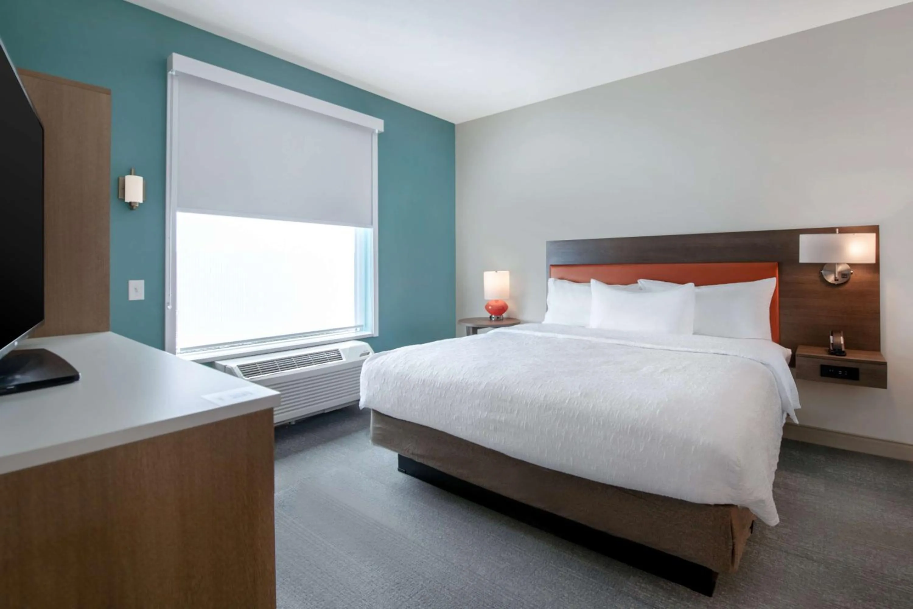 One-Bedroom King Suite in Home2 Suites By Hilton Savannah I95 North