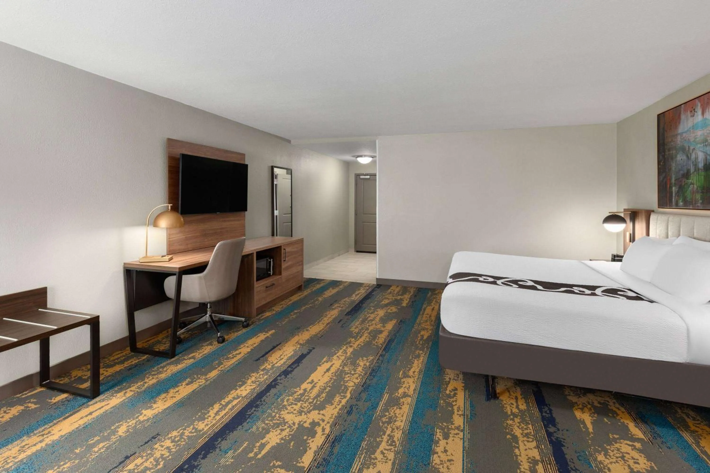 King Room in La Quinta by Wyndham Knoxville Central Papermill