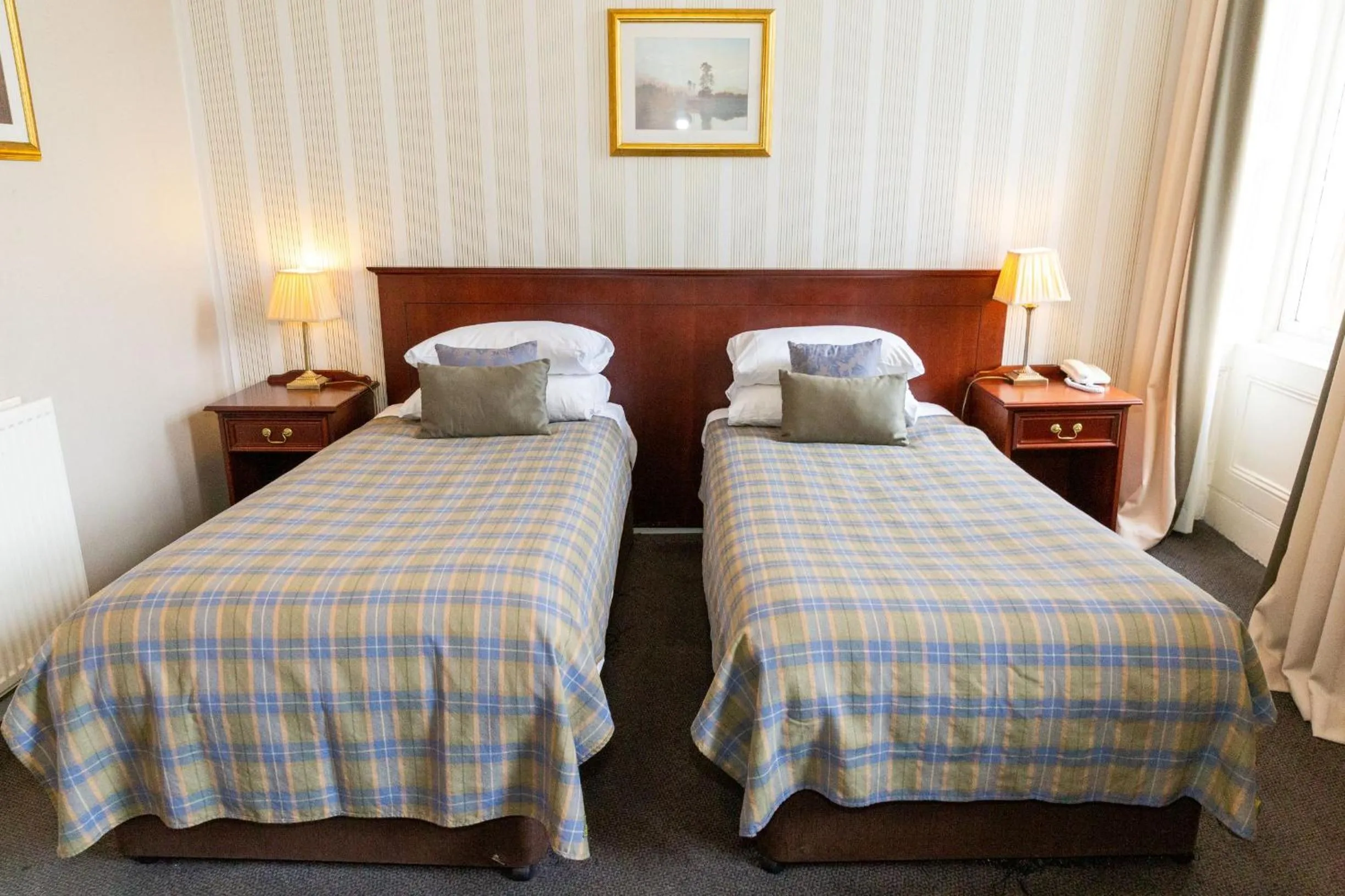 Superior Twin Room with Sea View in The Royal Hotel