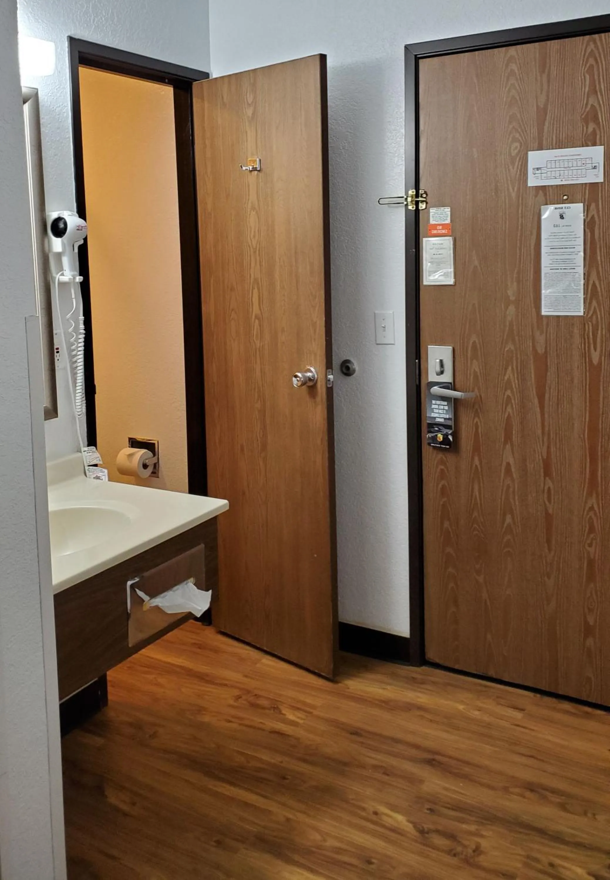 Queen Room - Non-Smoking in Super 8 by Wyndham Cut Bank