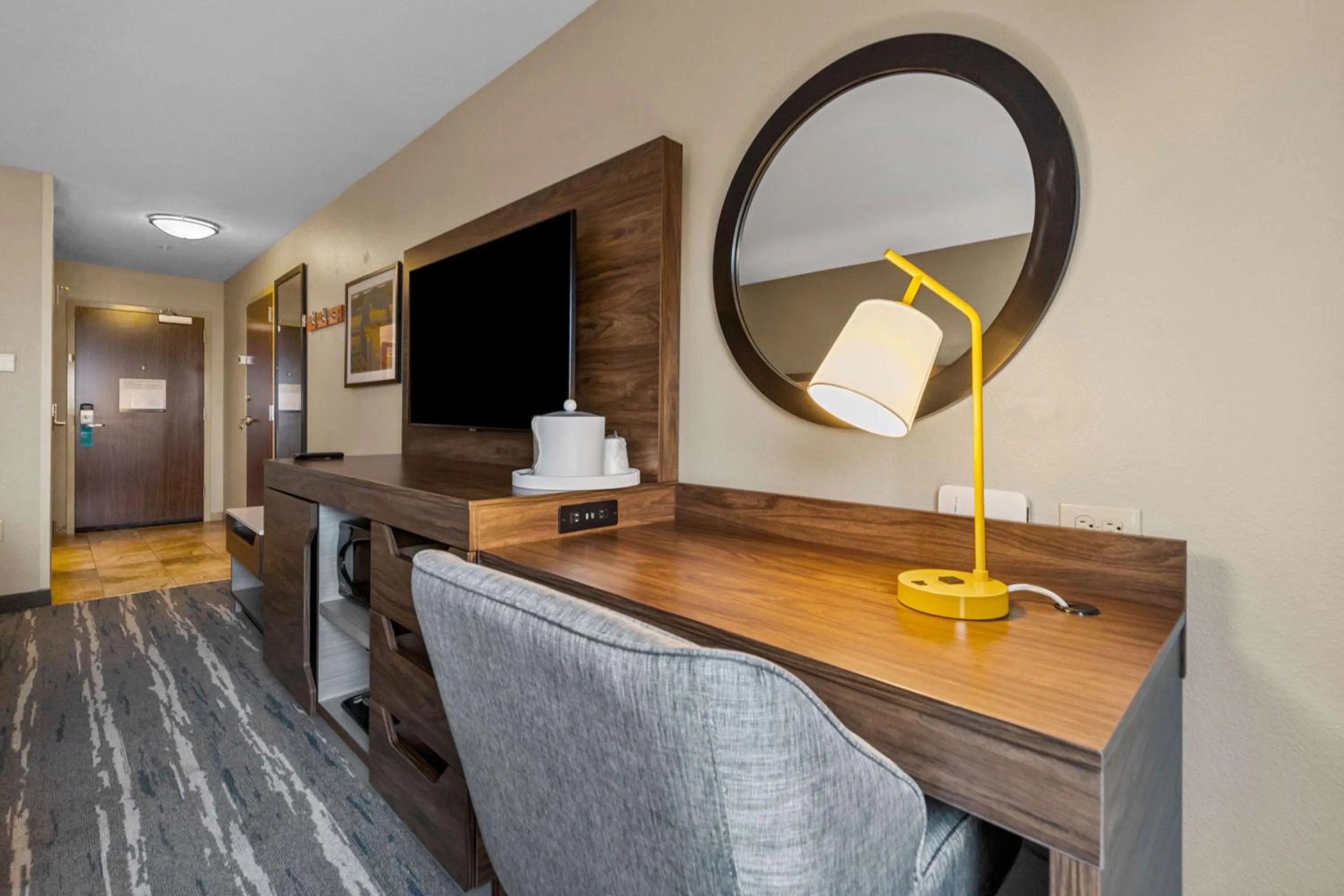 King Room - Non-Smoking in Hampton Inn Temple