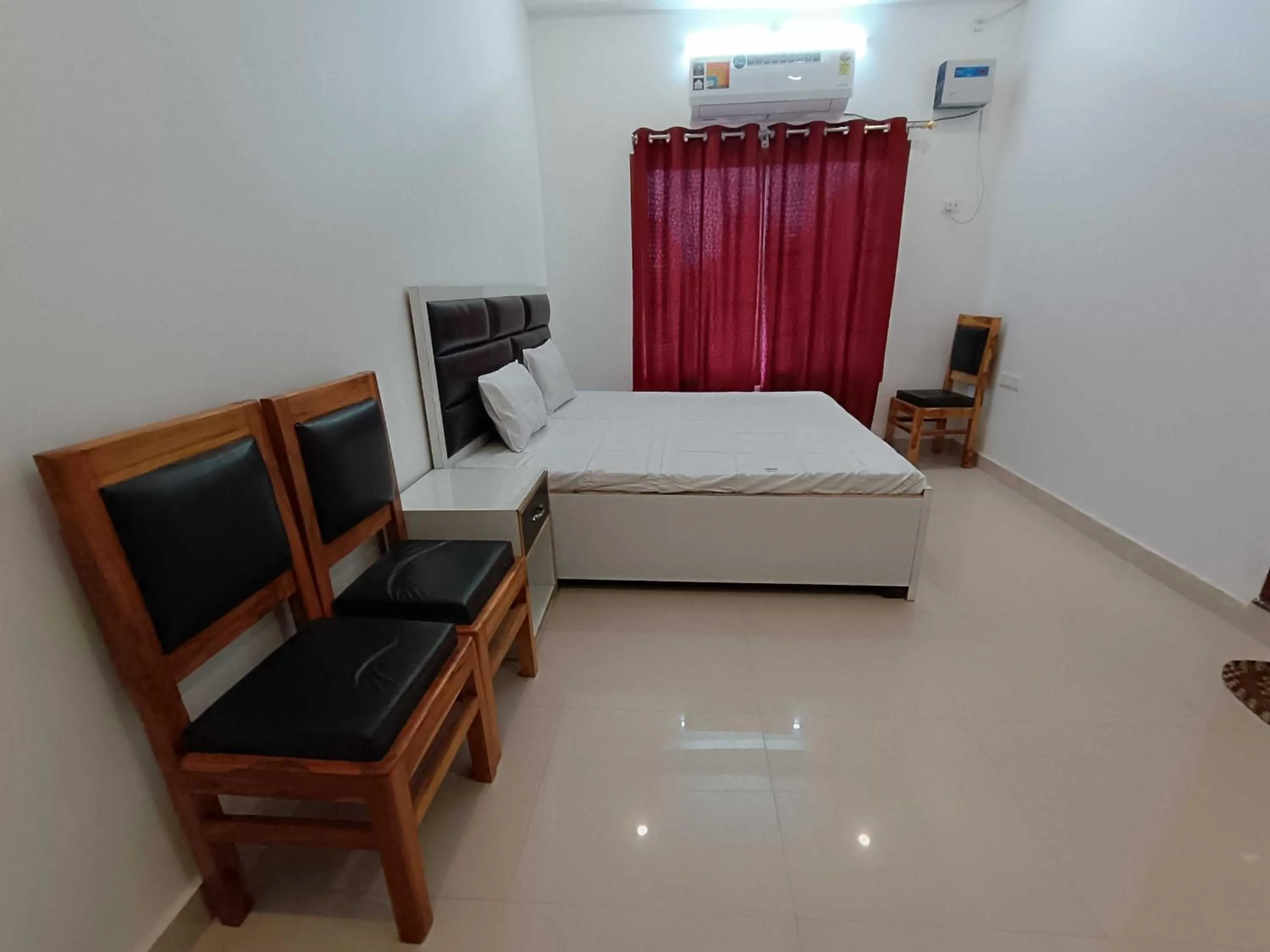 Hotel O Home Kanak Hotel & Resort Homestay