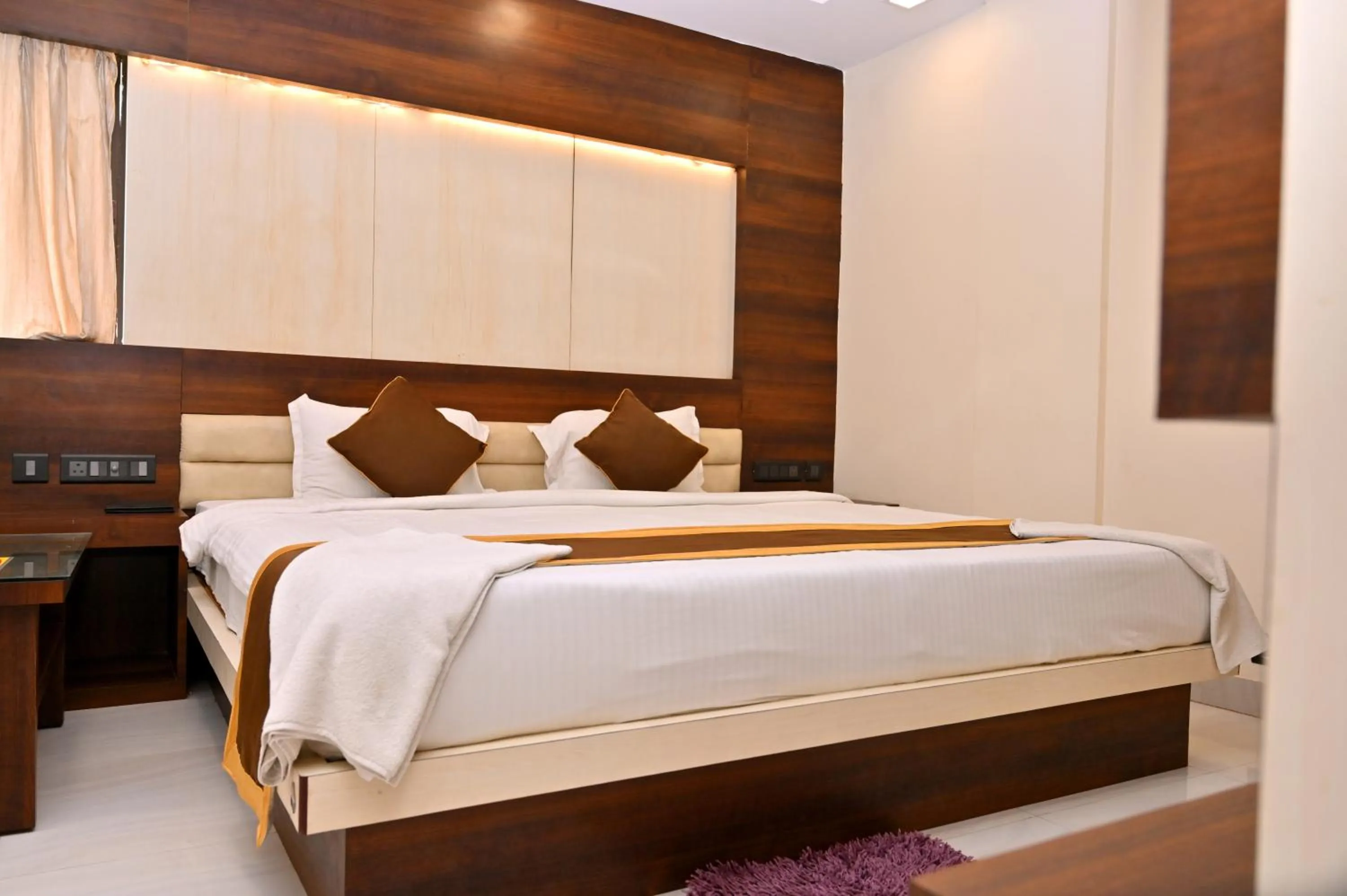 Standard King Room in Hotel Silver Land New Digha with Rooftop Pool