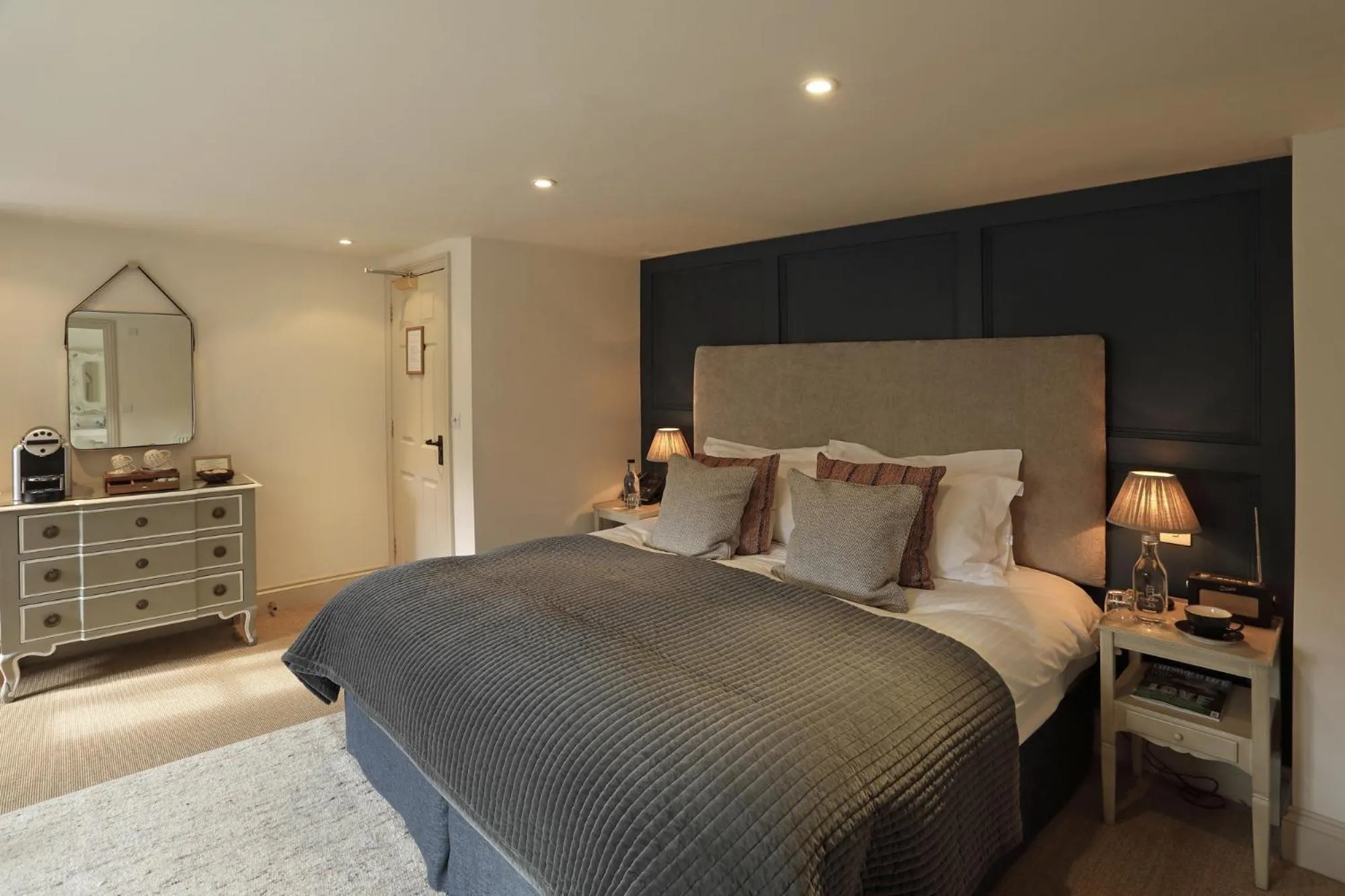 Deluxe Double Room with Bath in The Feathered Nest Inn