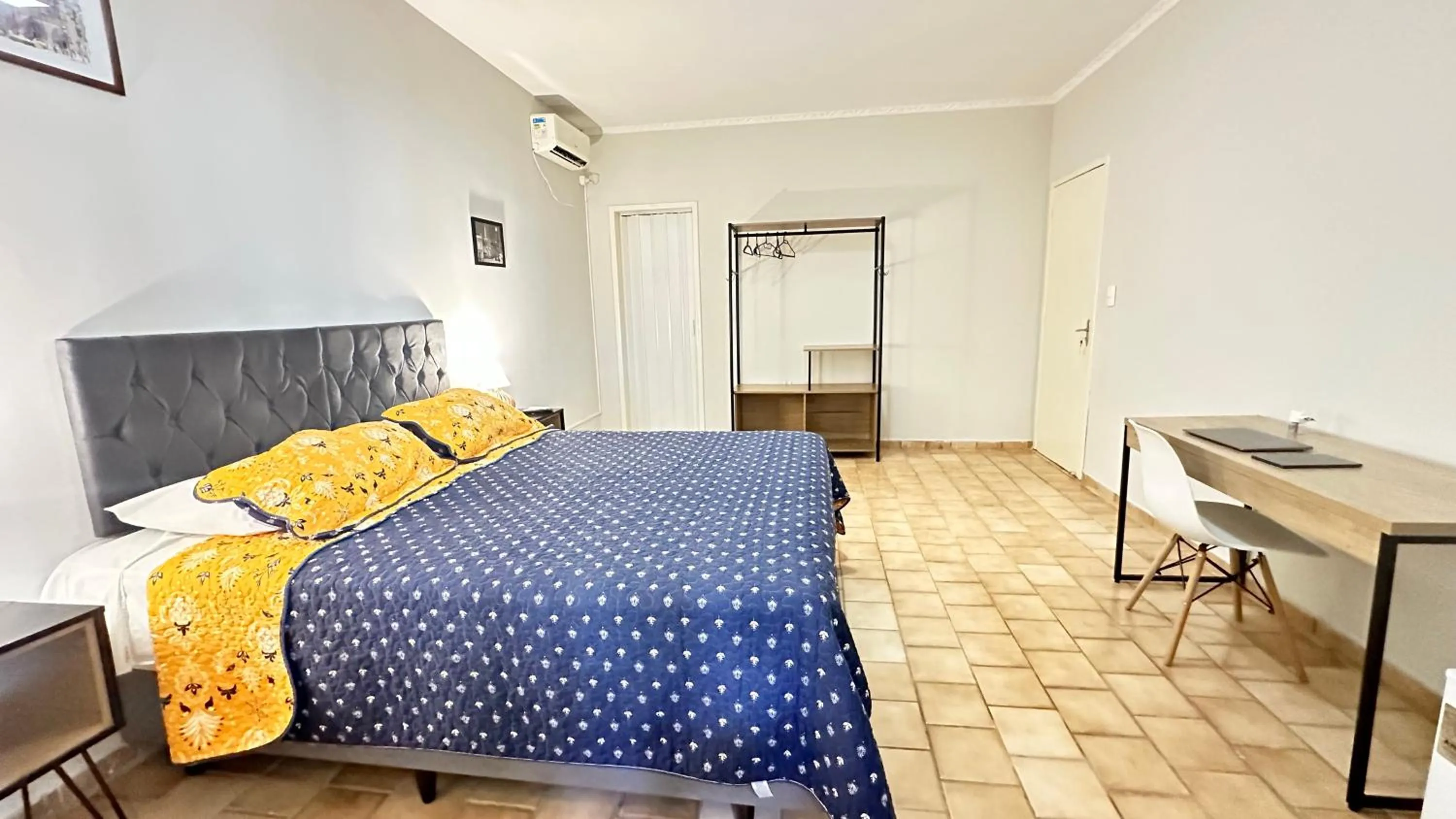 Deluxe Queen Suite in Garden 437 Suítes