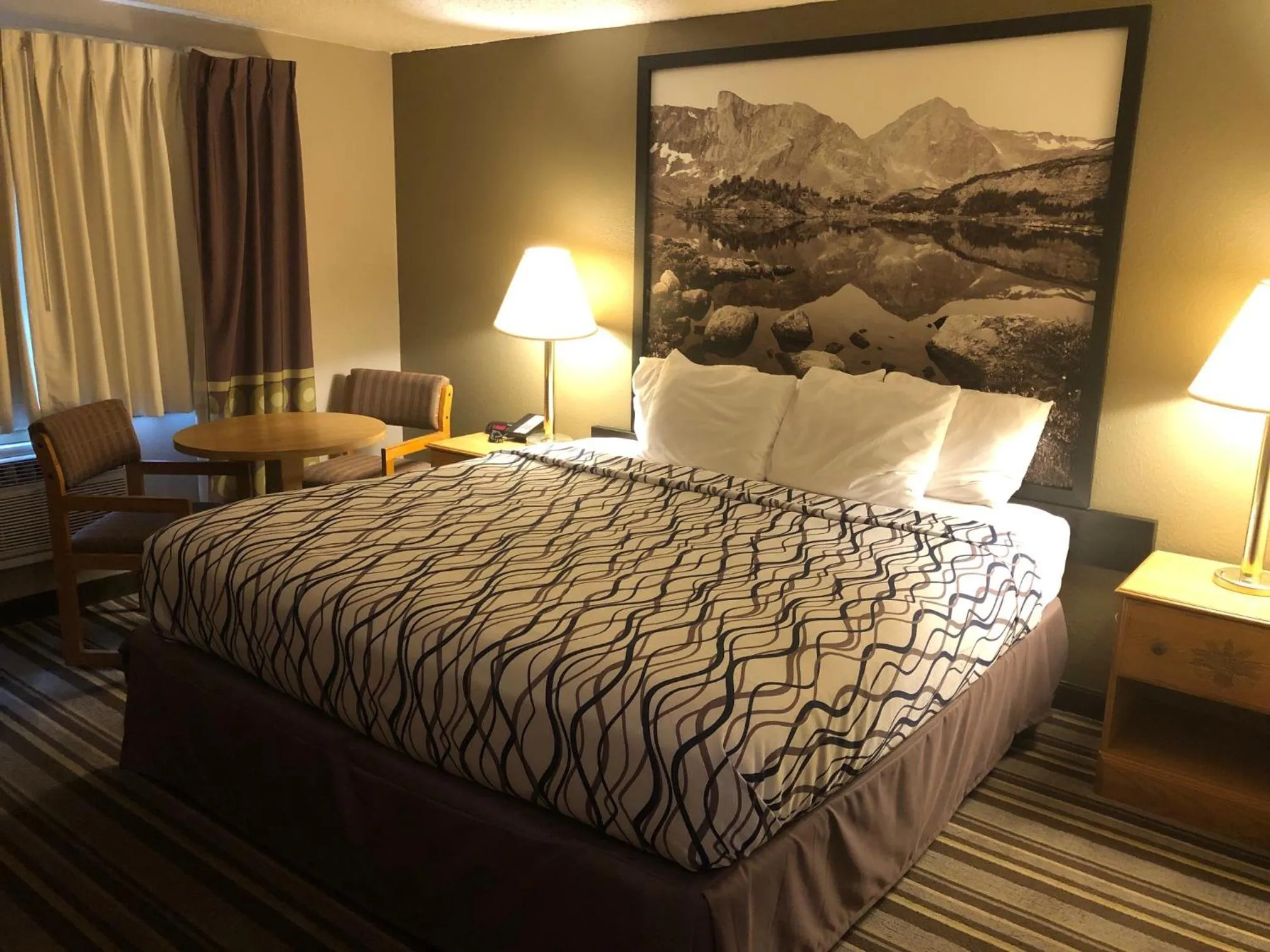 Standard King Room in Wyo Inn