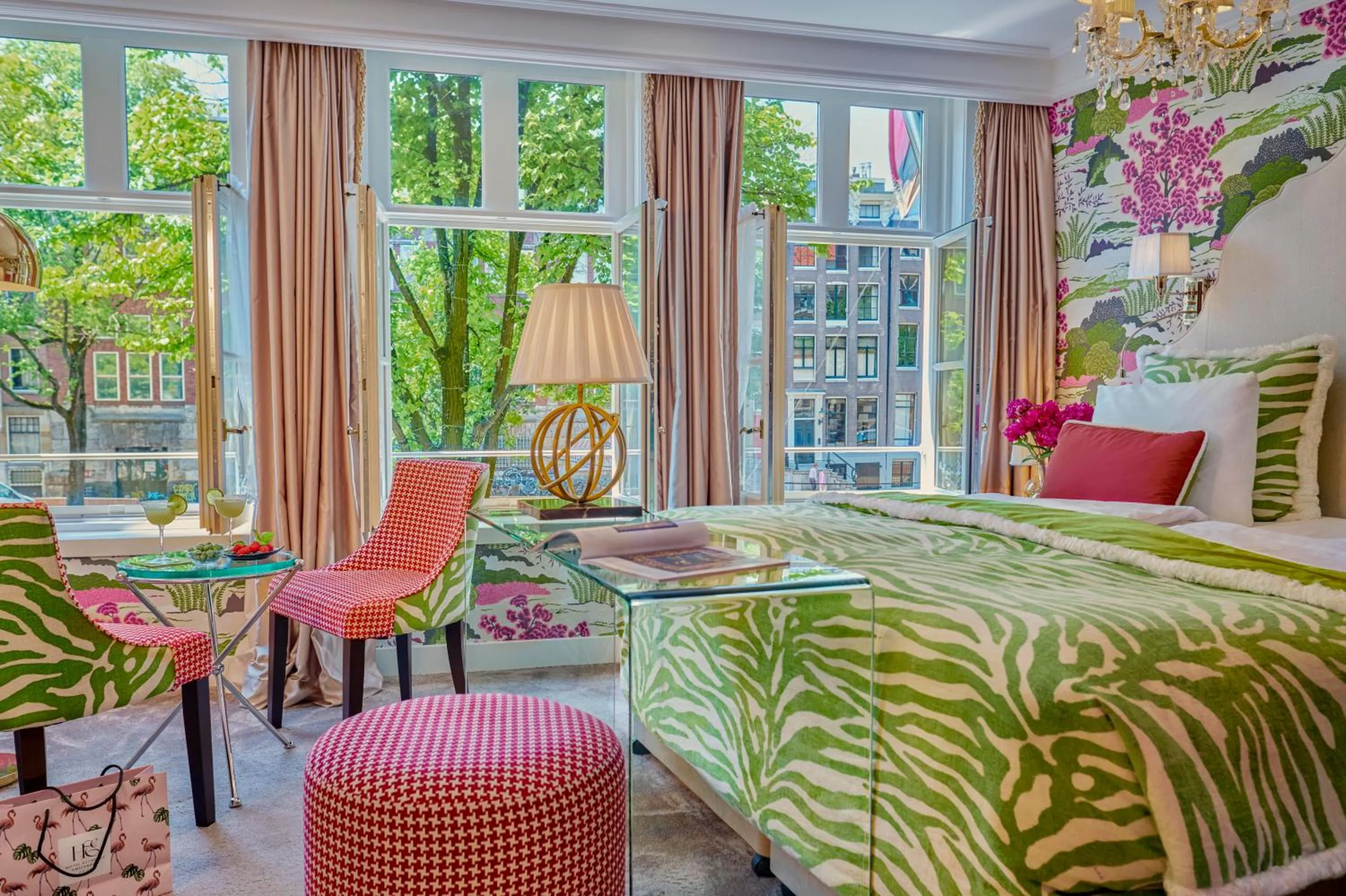 Deluxe Double or Twin Room with Canal View in Hotel Estheréa