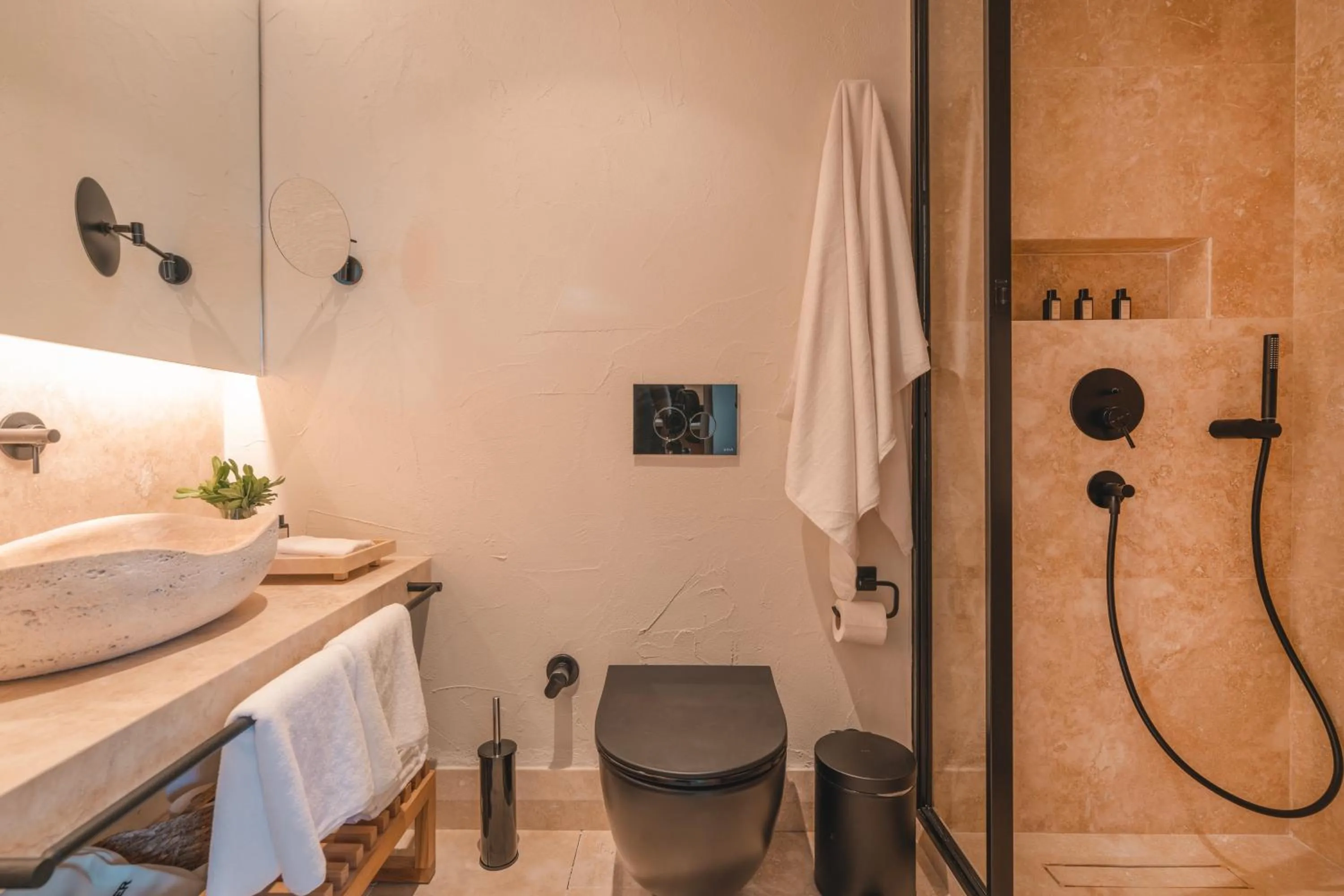 Standard Double Room in 6 ROOMS BY AZUMARE