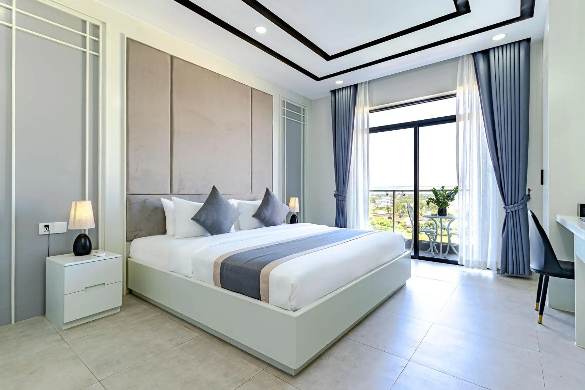 Deluxe Double Room with Balcony in The Square Kampot Hotel