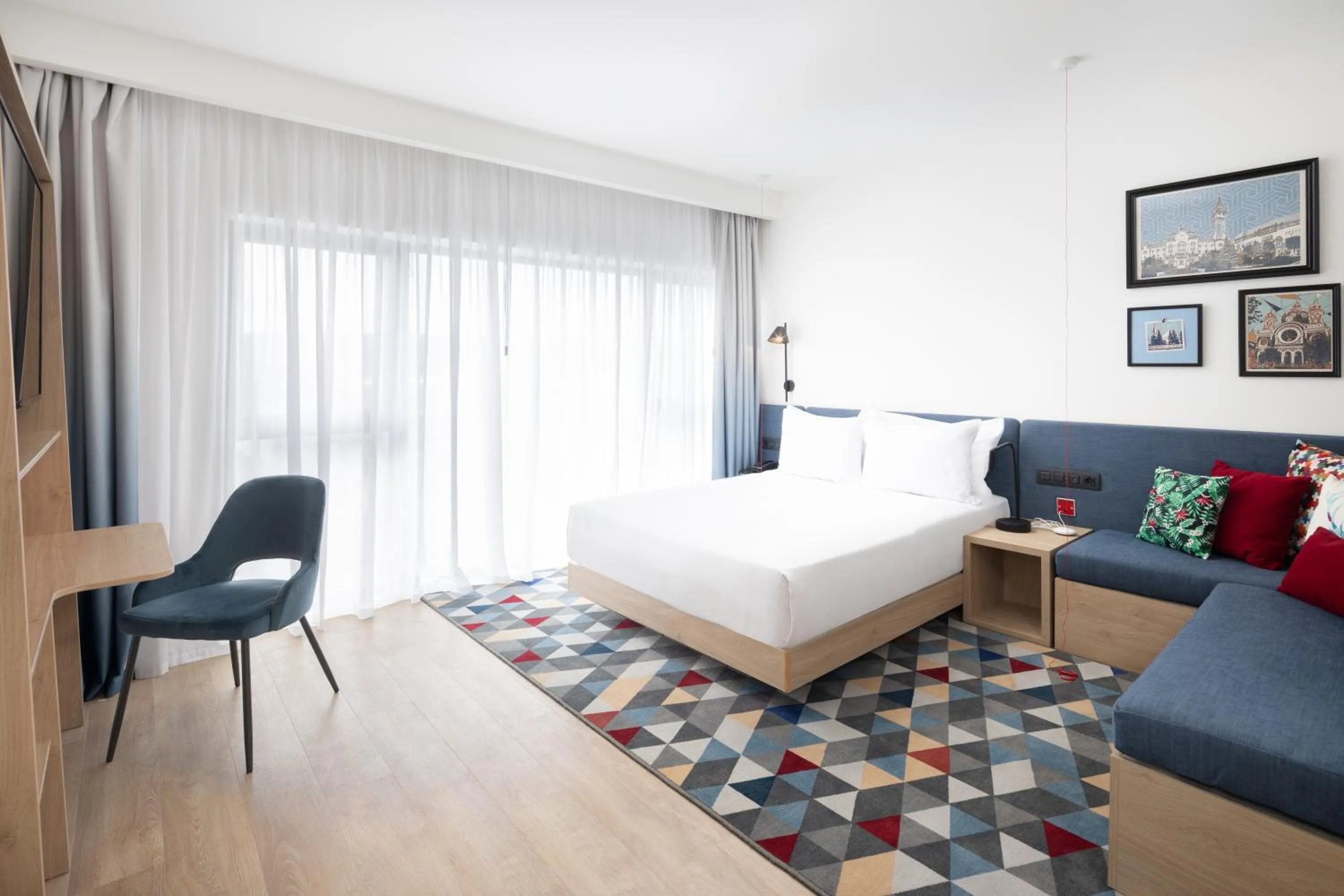 Queen Room - Mobility Access in Hampton By Hilton Targu Mures