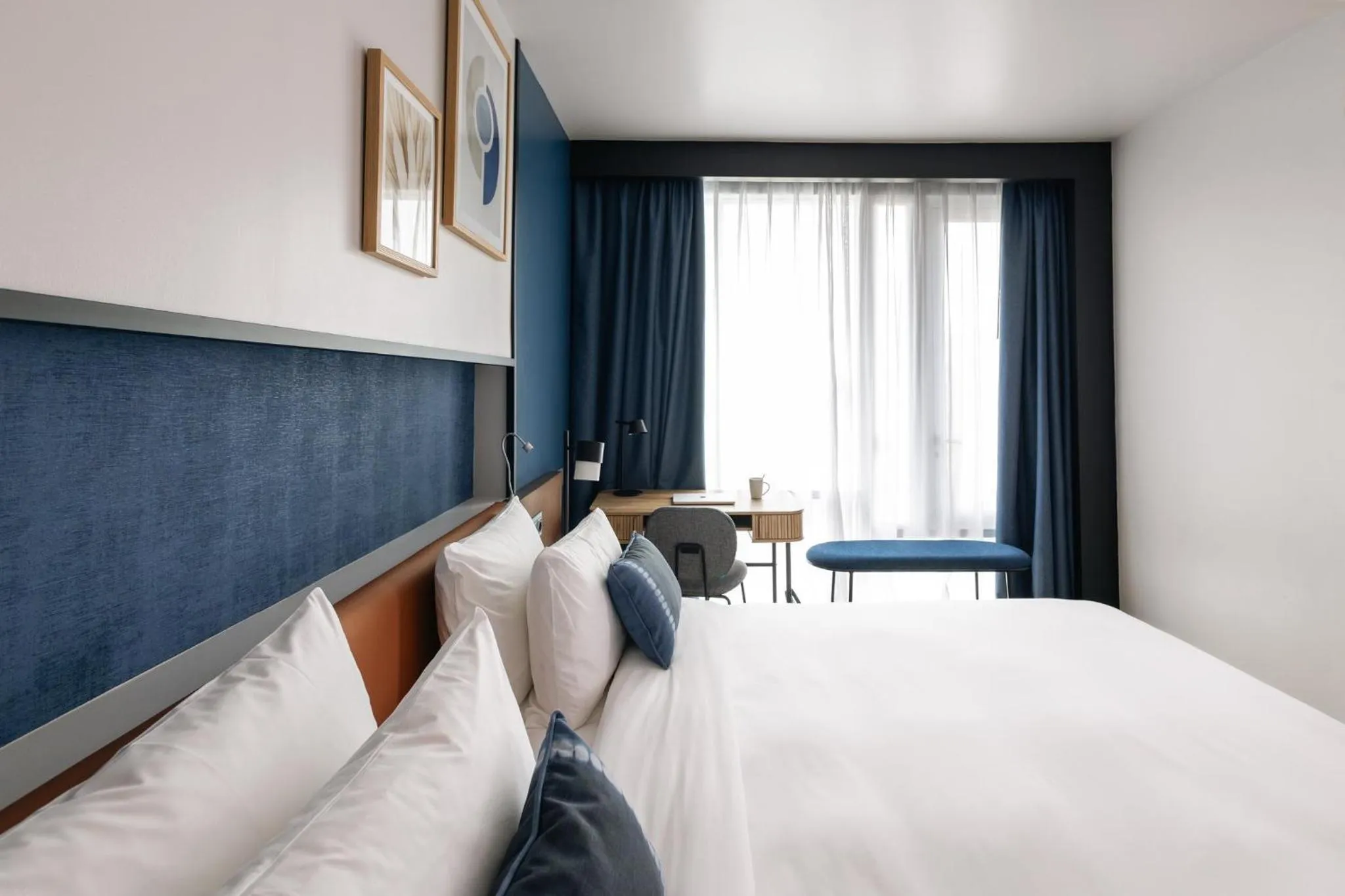 Standard Queen Room in Crowne Plaza Madrid - Centre Retiro by IHG