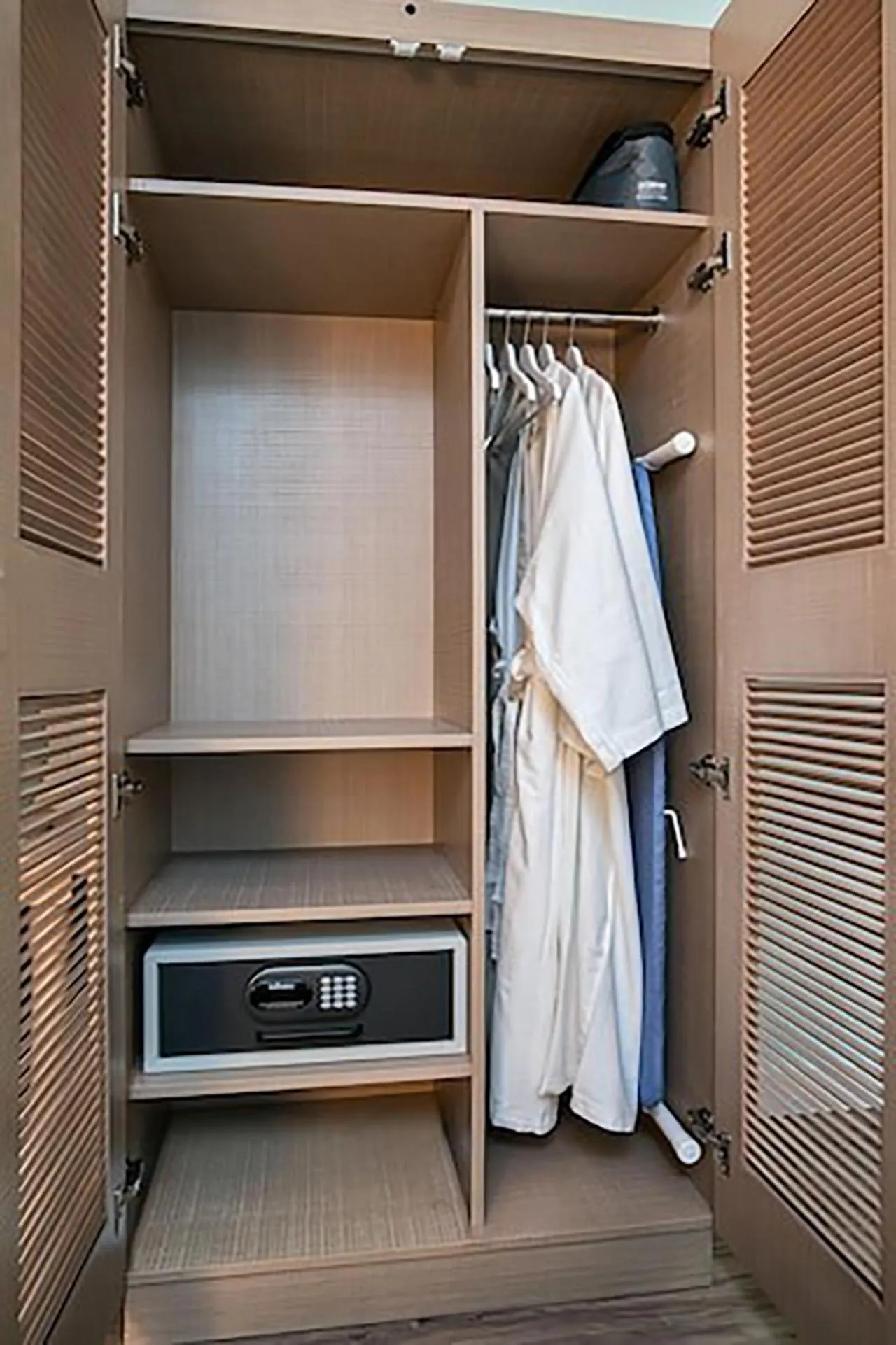 Queen Room in Margaritaville Beach Resort Ft Myers Beach