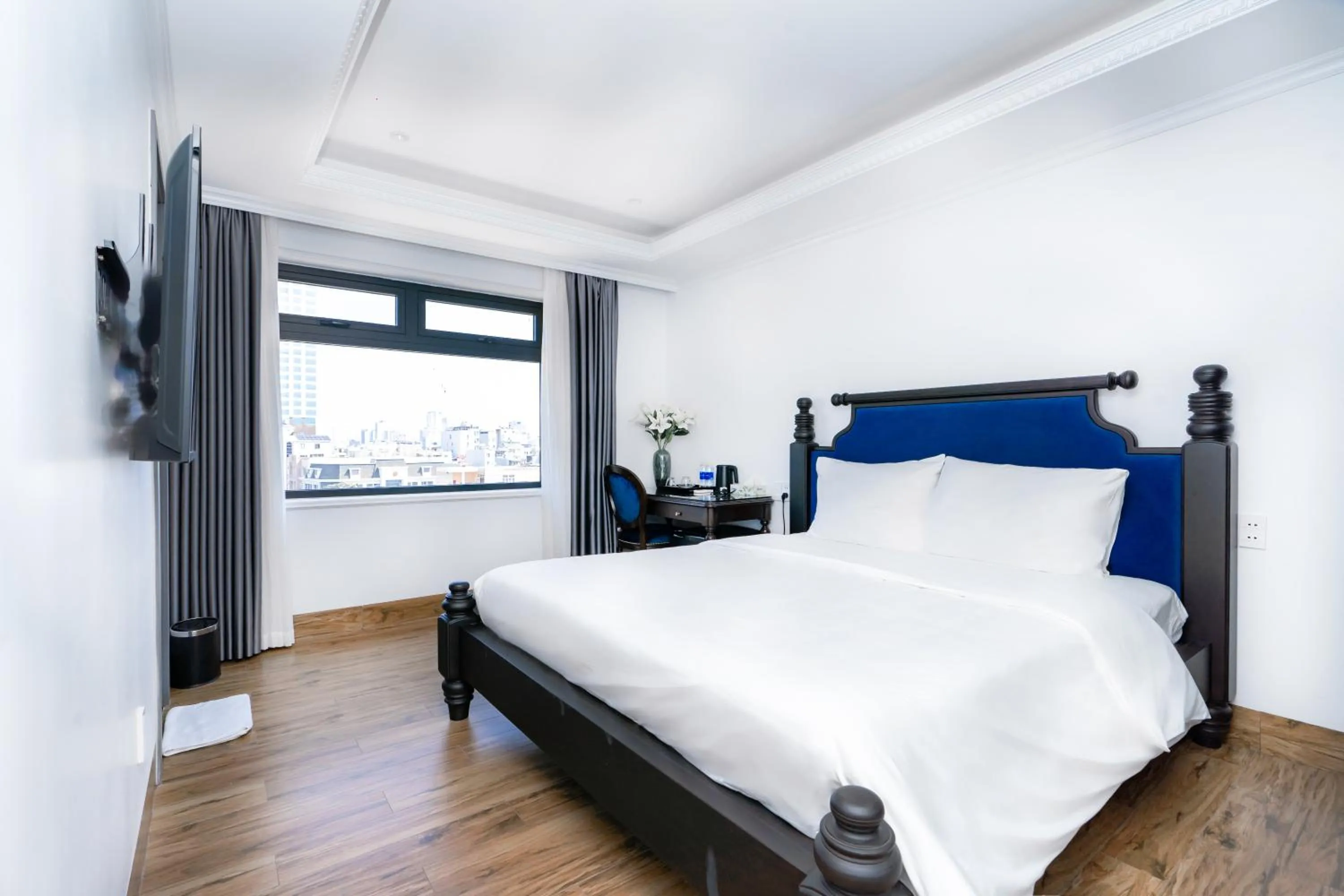 Deluxe King Room in Quang Minh Riverside Hotel Danang