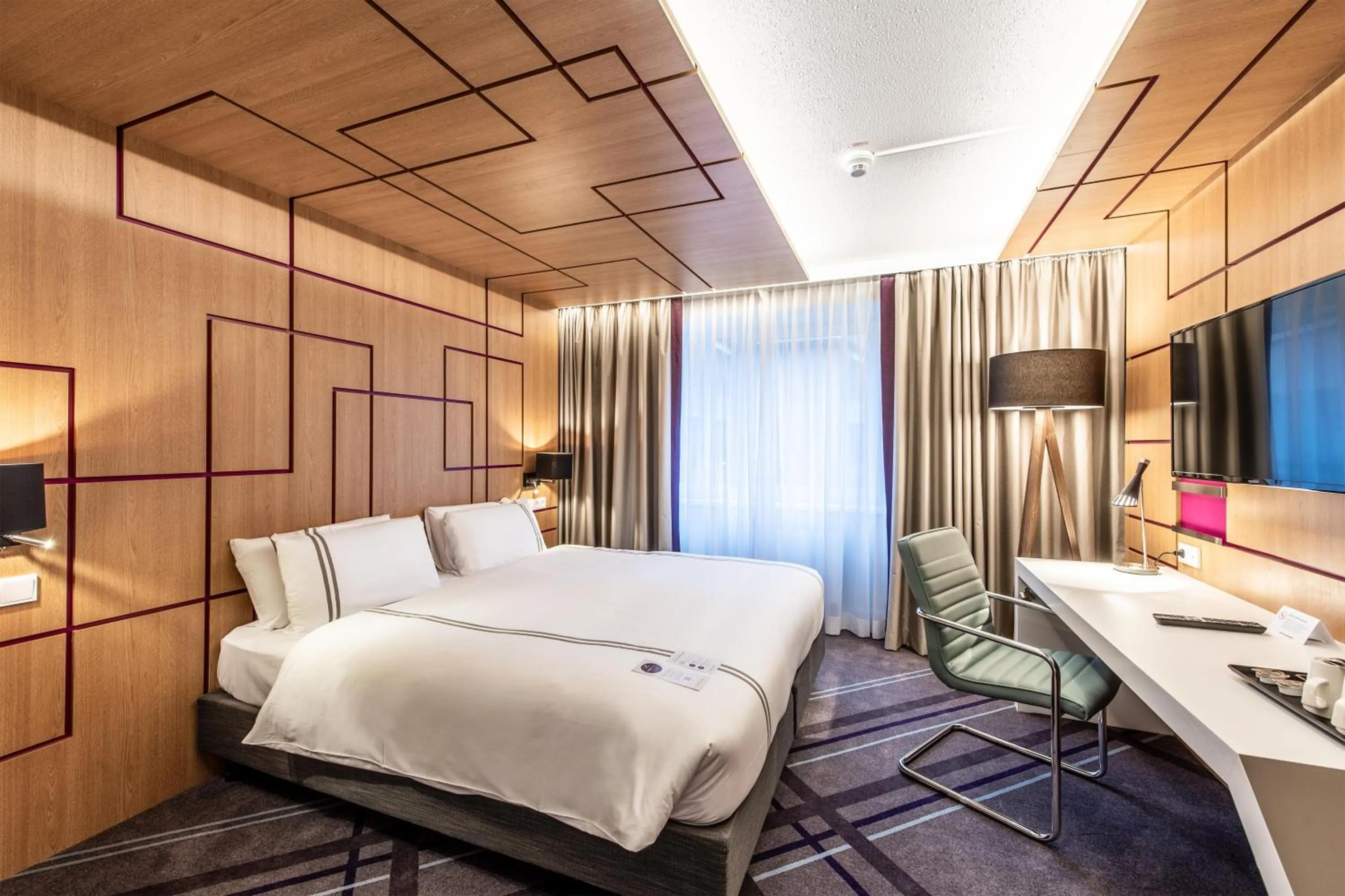 Standard Double Room in Premier Inn Braunschweig City Centre