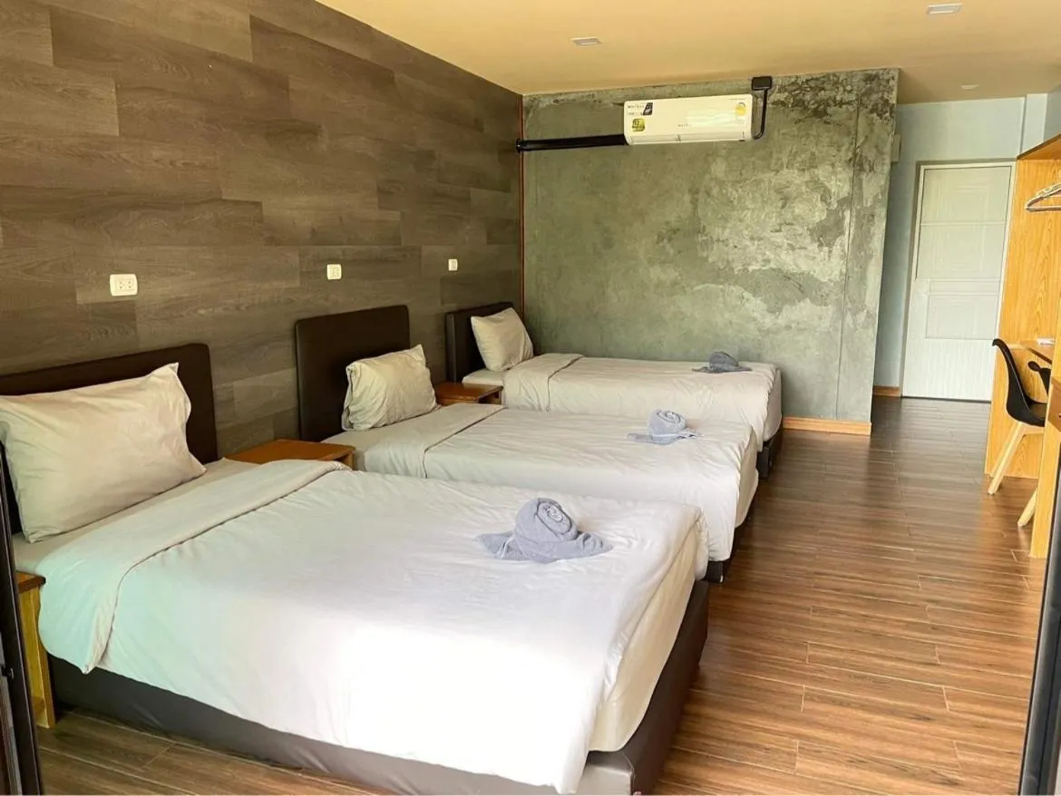 Triple Room - single occupancy in พบรักรีสอร์ท Pobruk resort