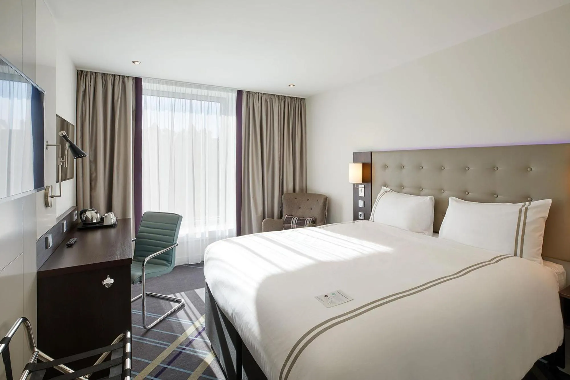 Standard Double Room in Premier Inn Hamburg City Zentrum