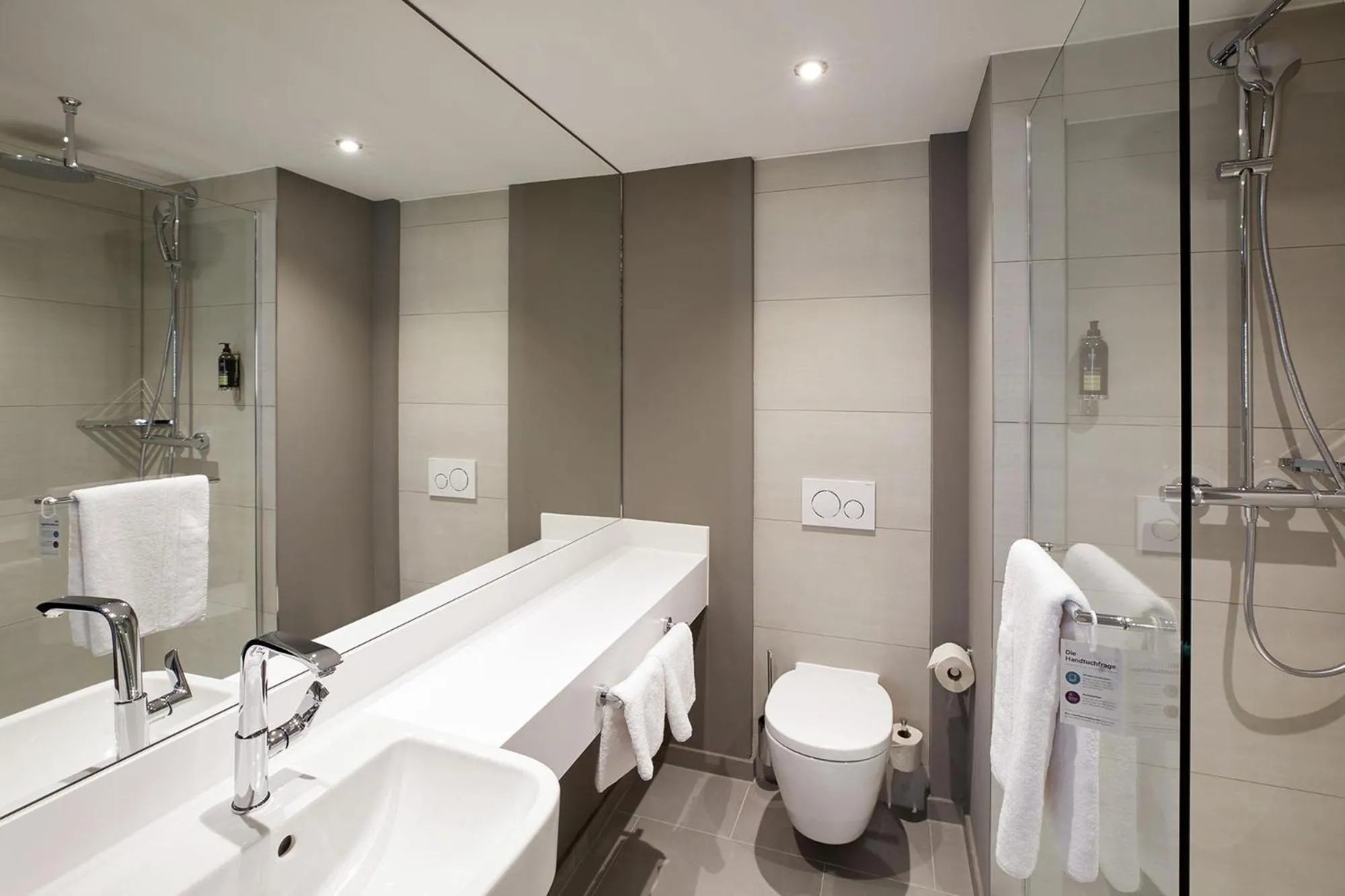 Superior Double Room in Premier Inn Hamburg City Zentrum