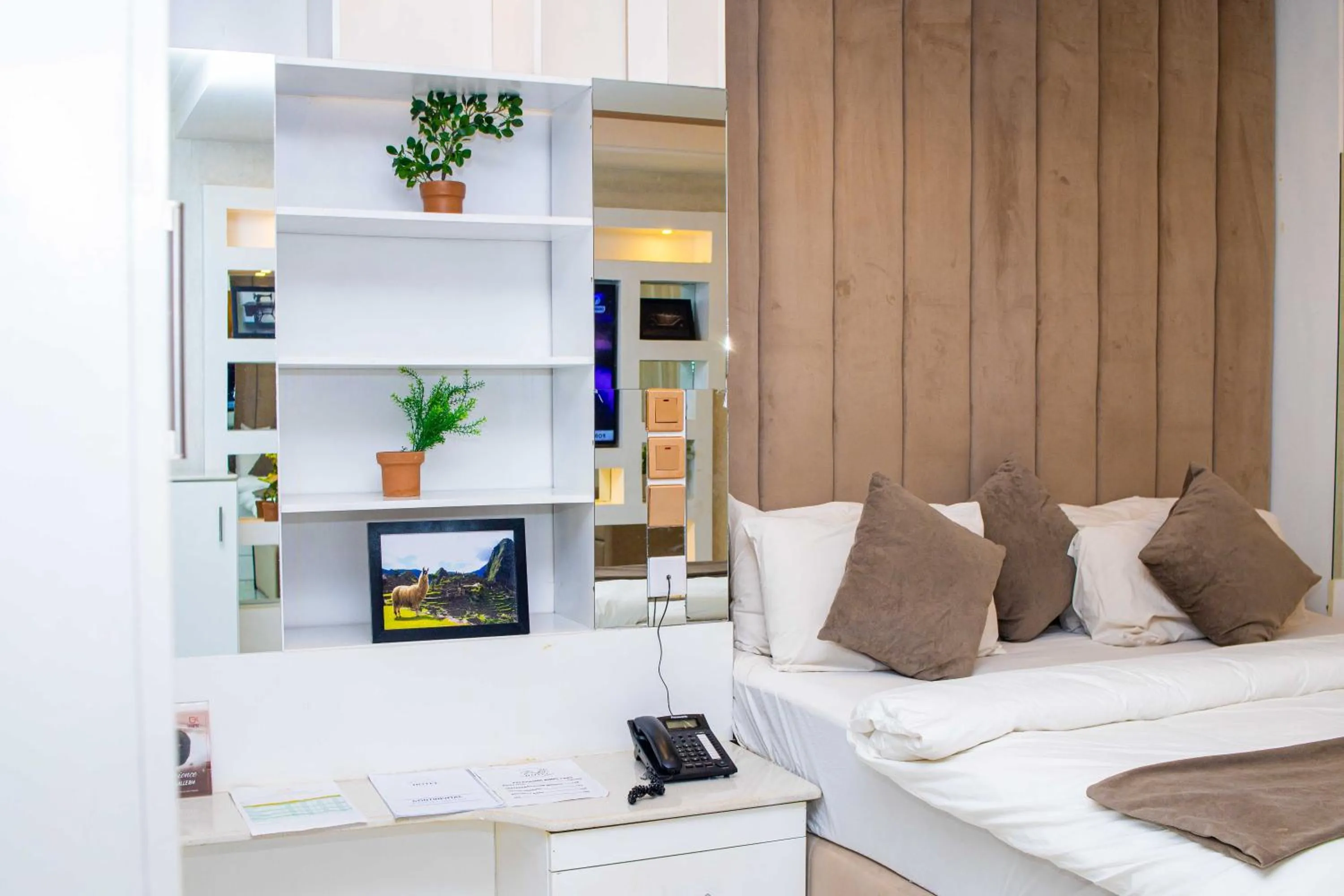 Deluxe Single Room in The Palms Hotel