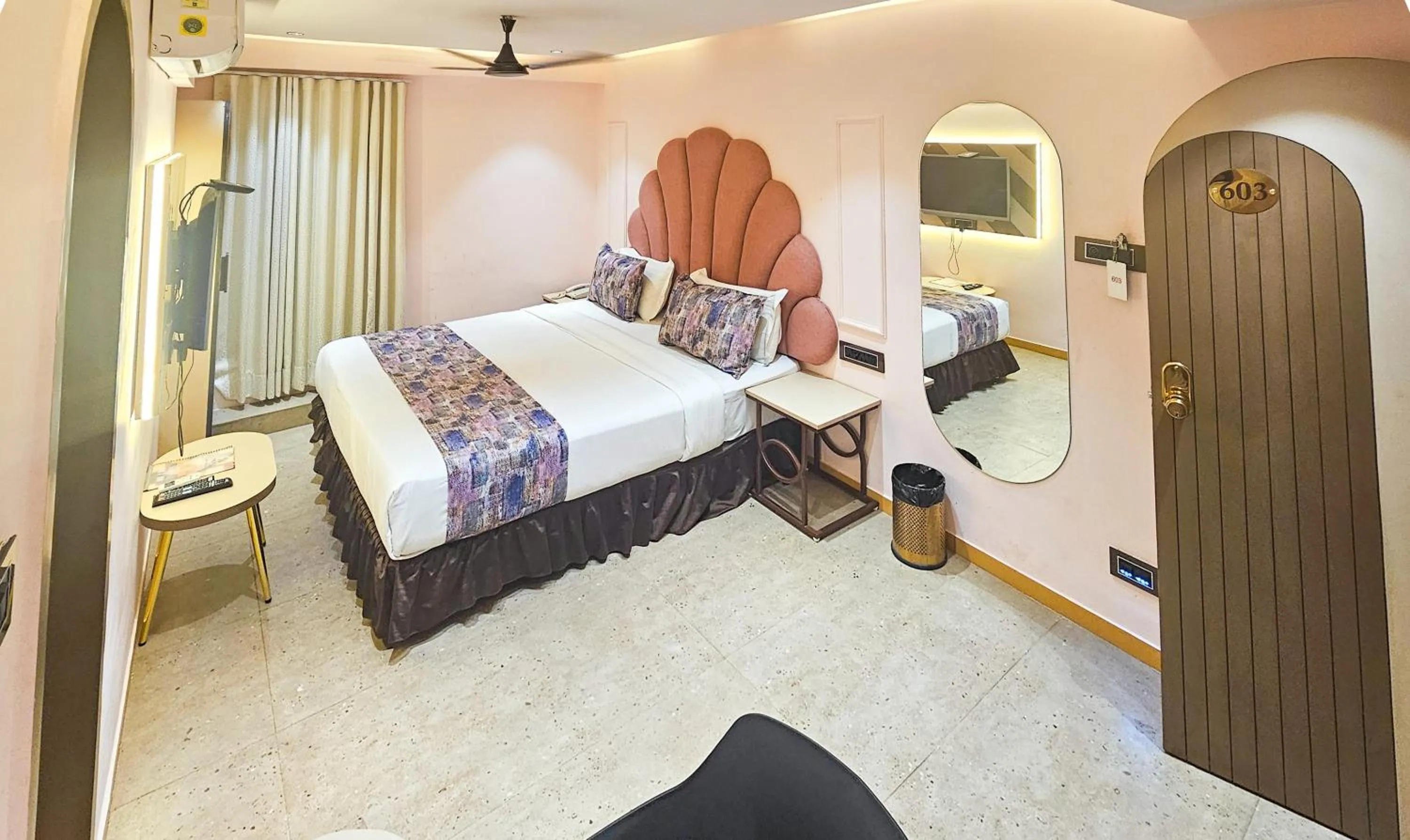 Suite with Spa Bath - single occupancy in Hotel Nova Bling