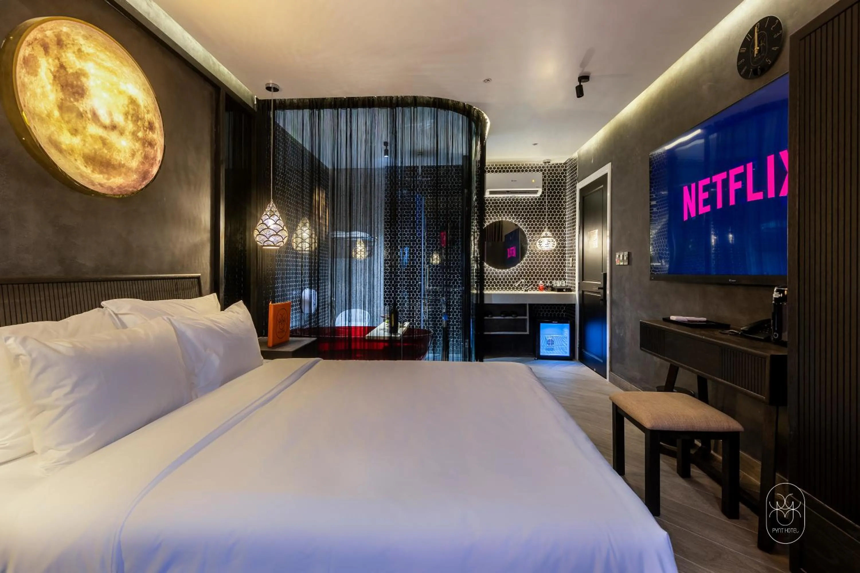 King Room with Spa Bath in PYNT HOTEL