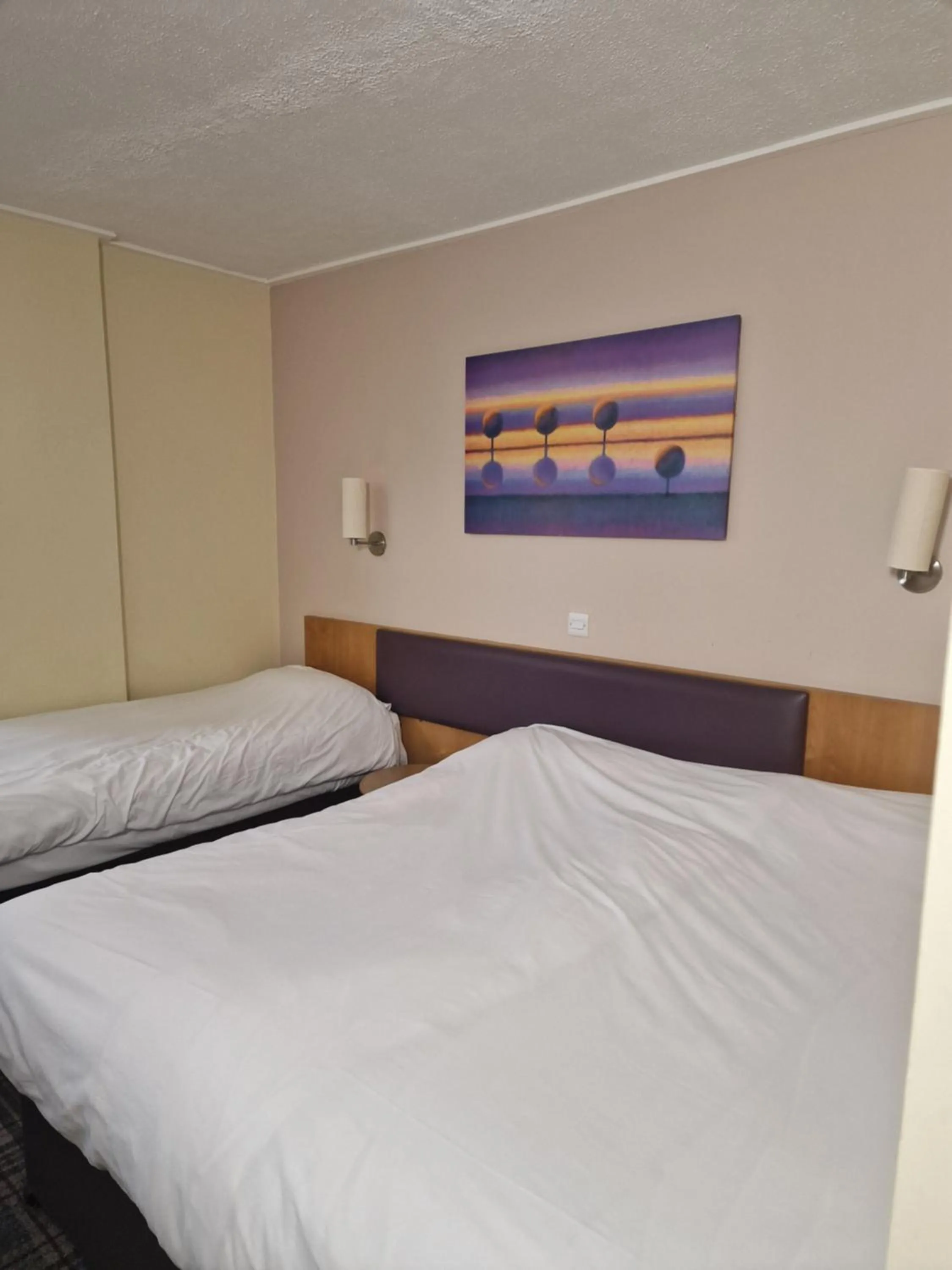 Family Room (2 Adults + 2 Children) in Britannia Inn Glasgow