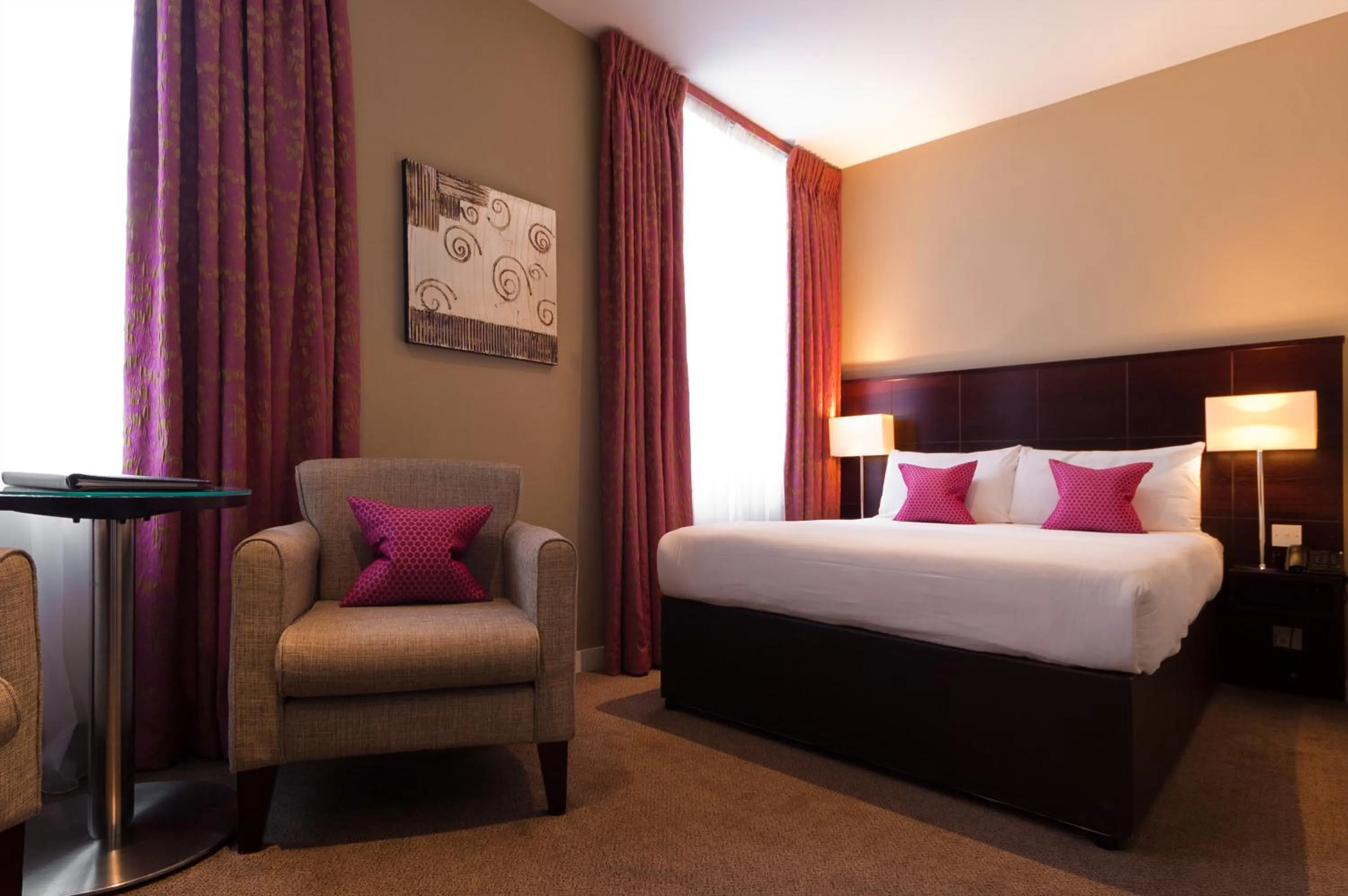 Deluxe Double Room in Berjaya Eden Park London Hotel